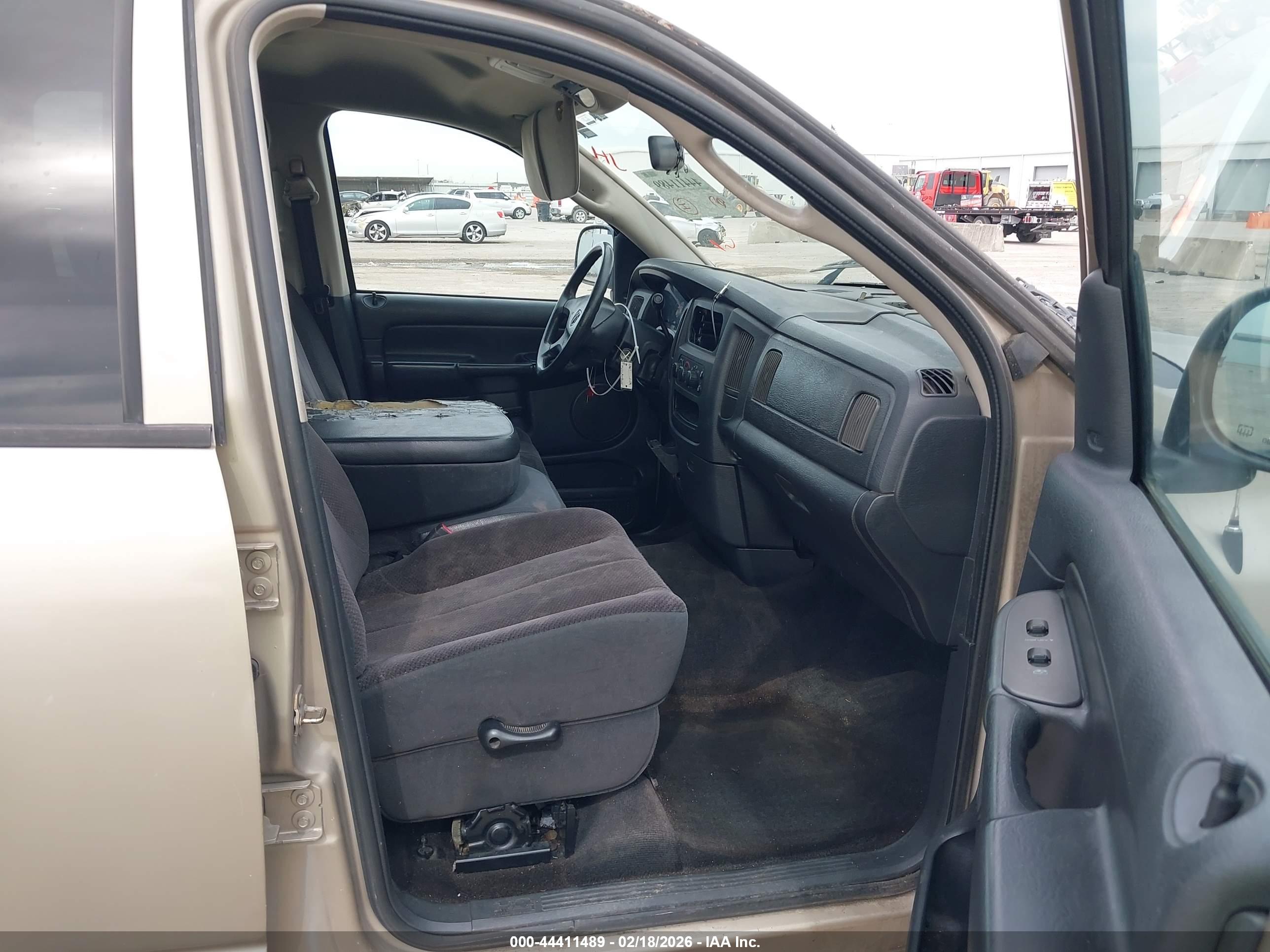 DODGE RAM image 5
