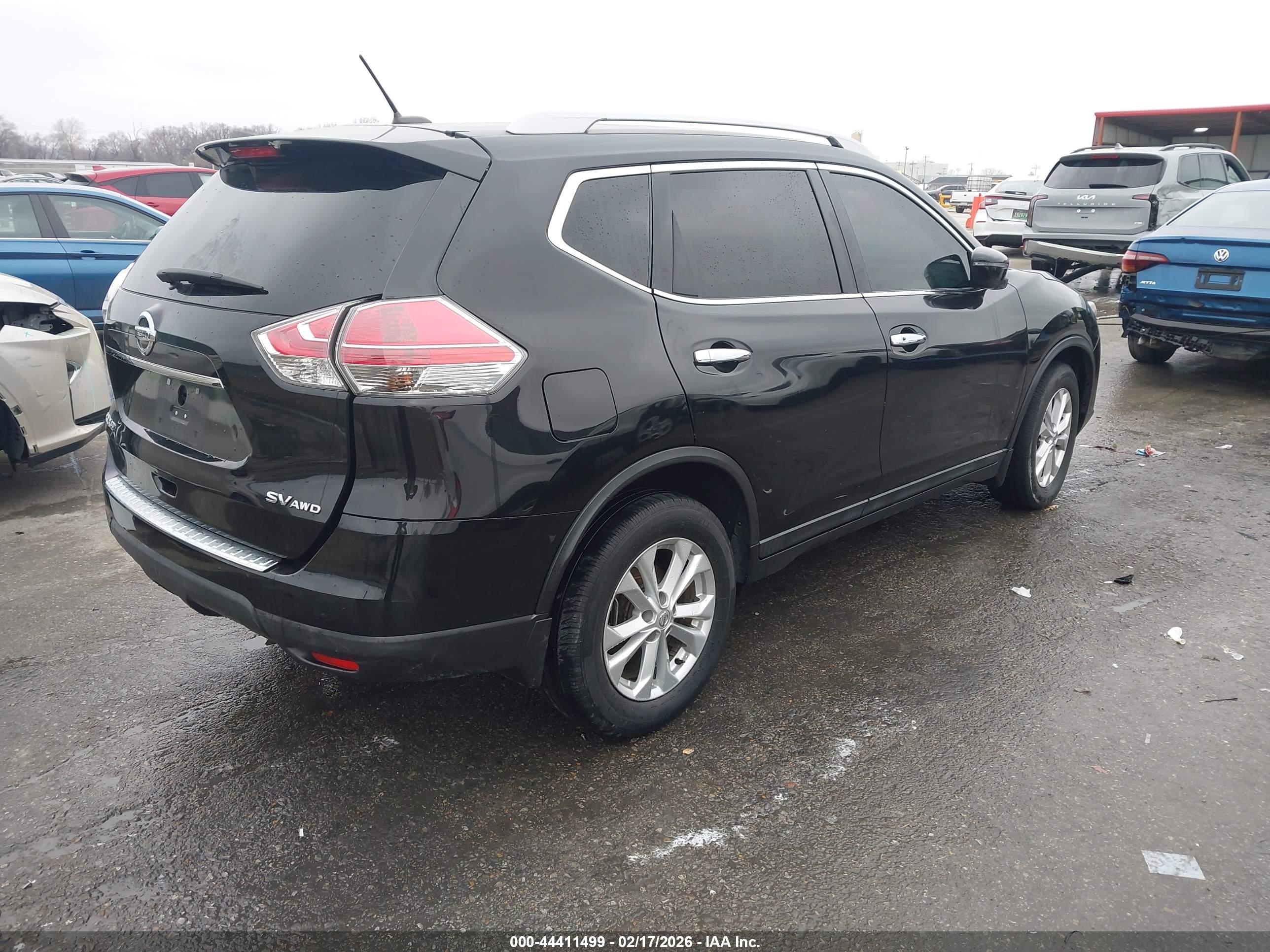 NISSAN ROGUE image 4