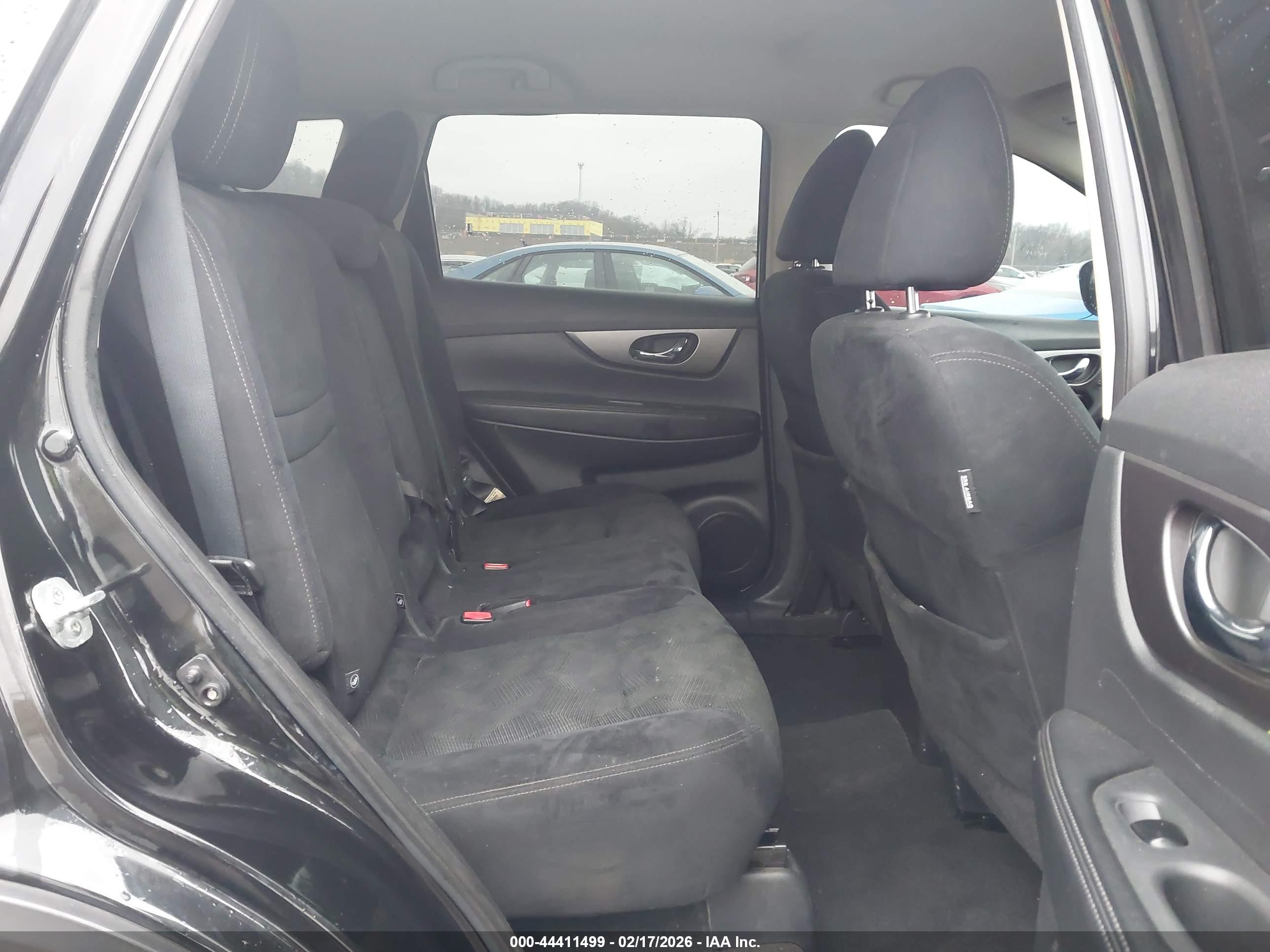 NISSAN ROGUE image 8