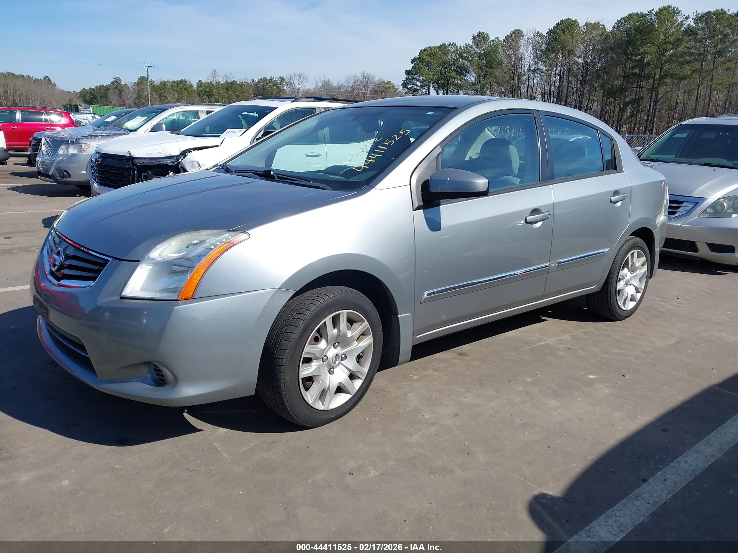 NISSAN SENTRA image 2