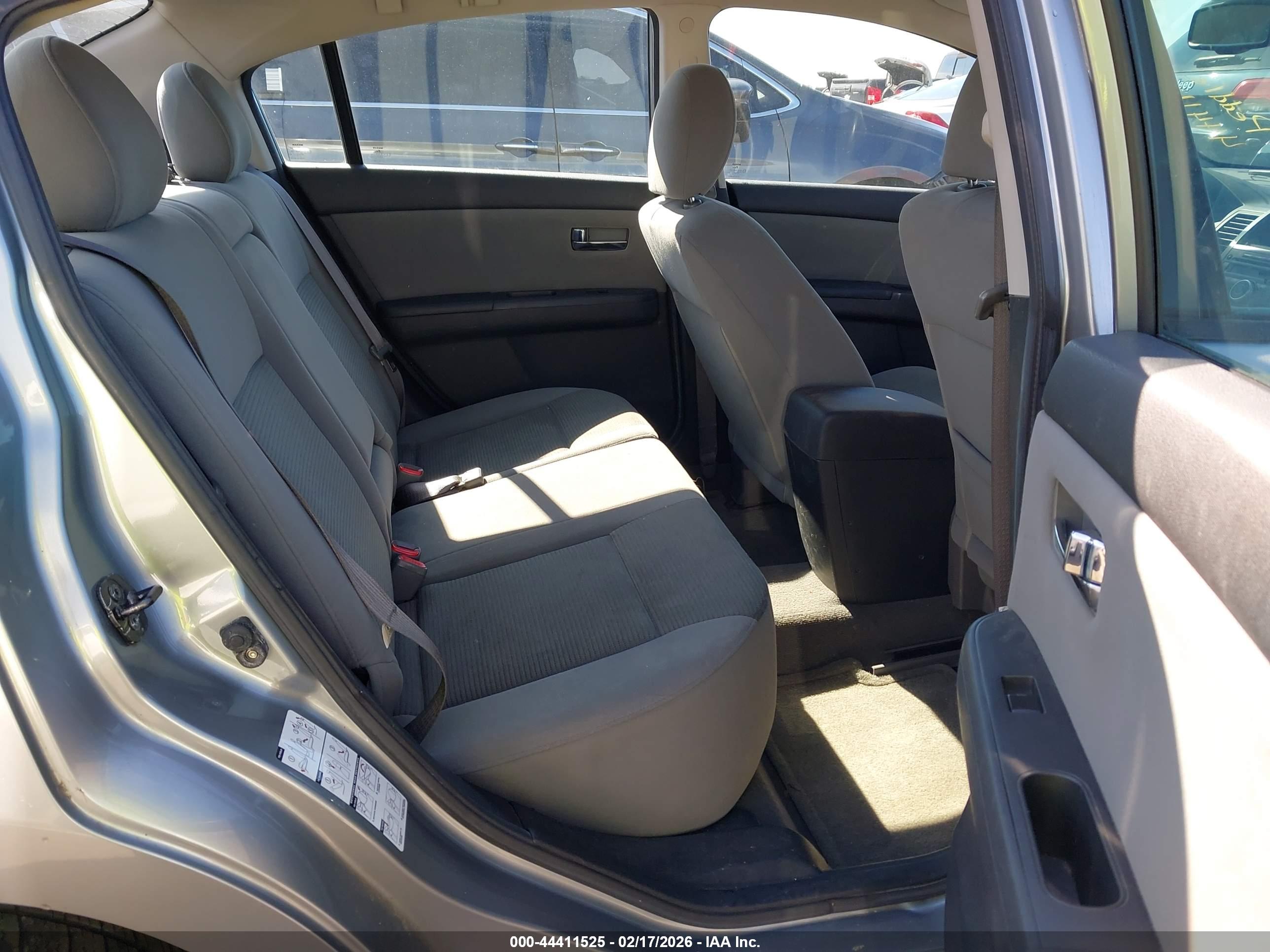 NISSAN SENTRA image 8