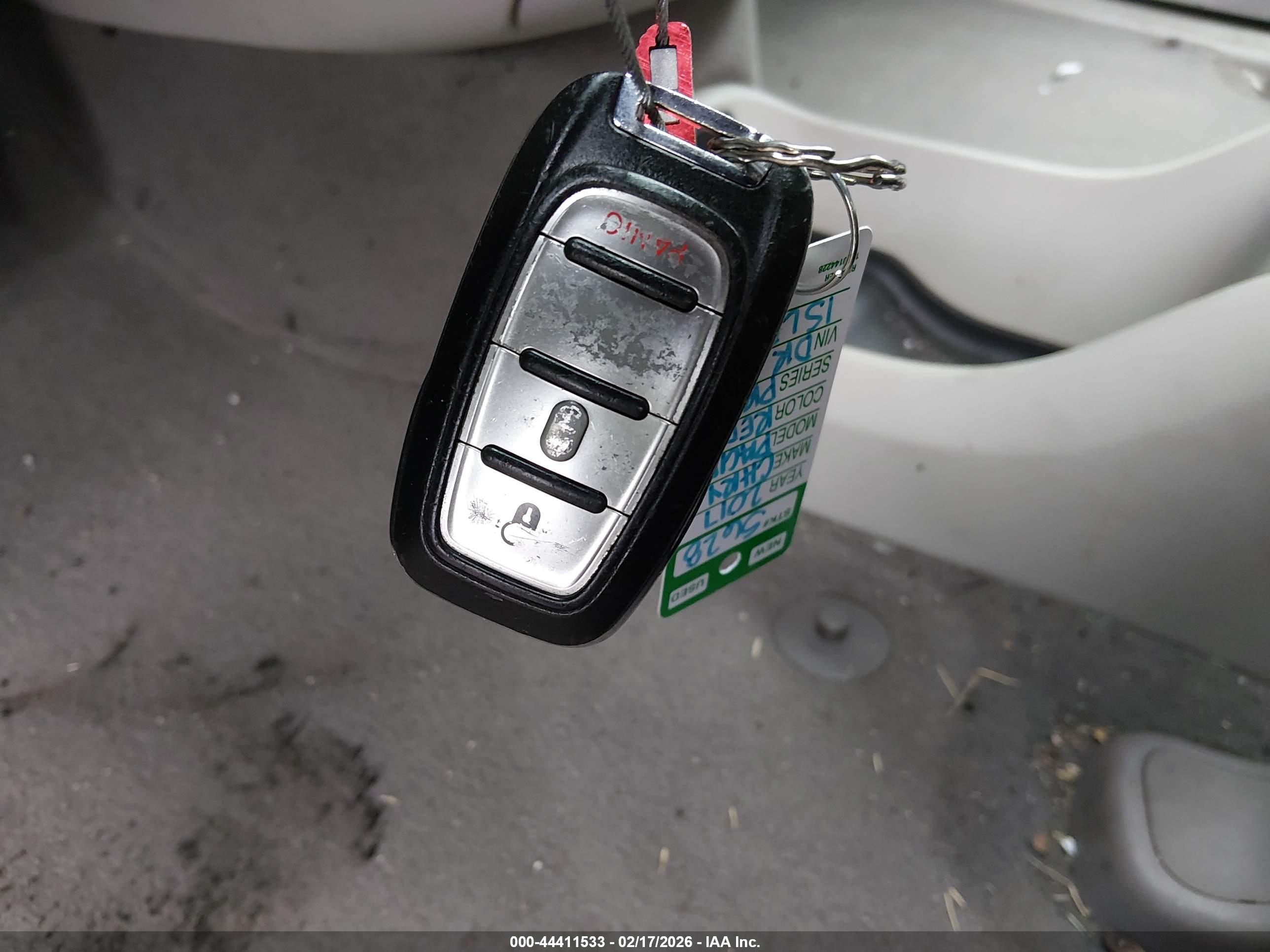 CHRYSLER PACIFICA image 11