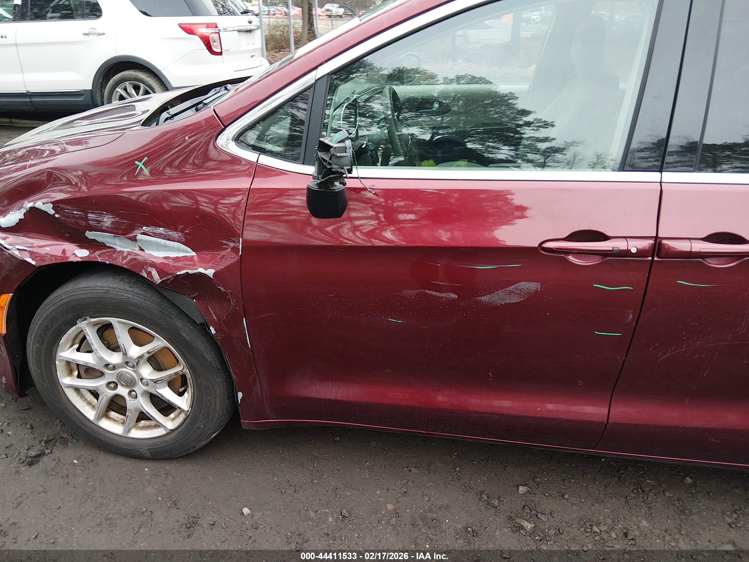 CHRYSLER PACIFICA image 6