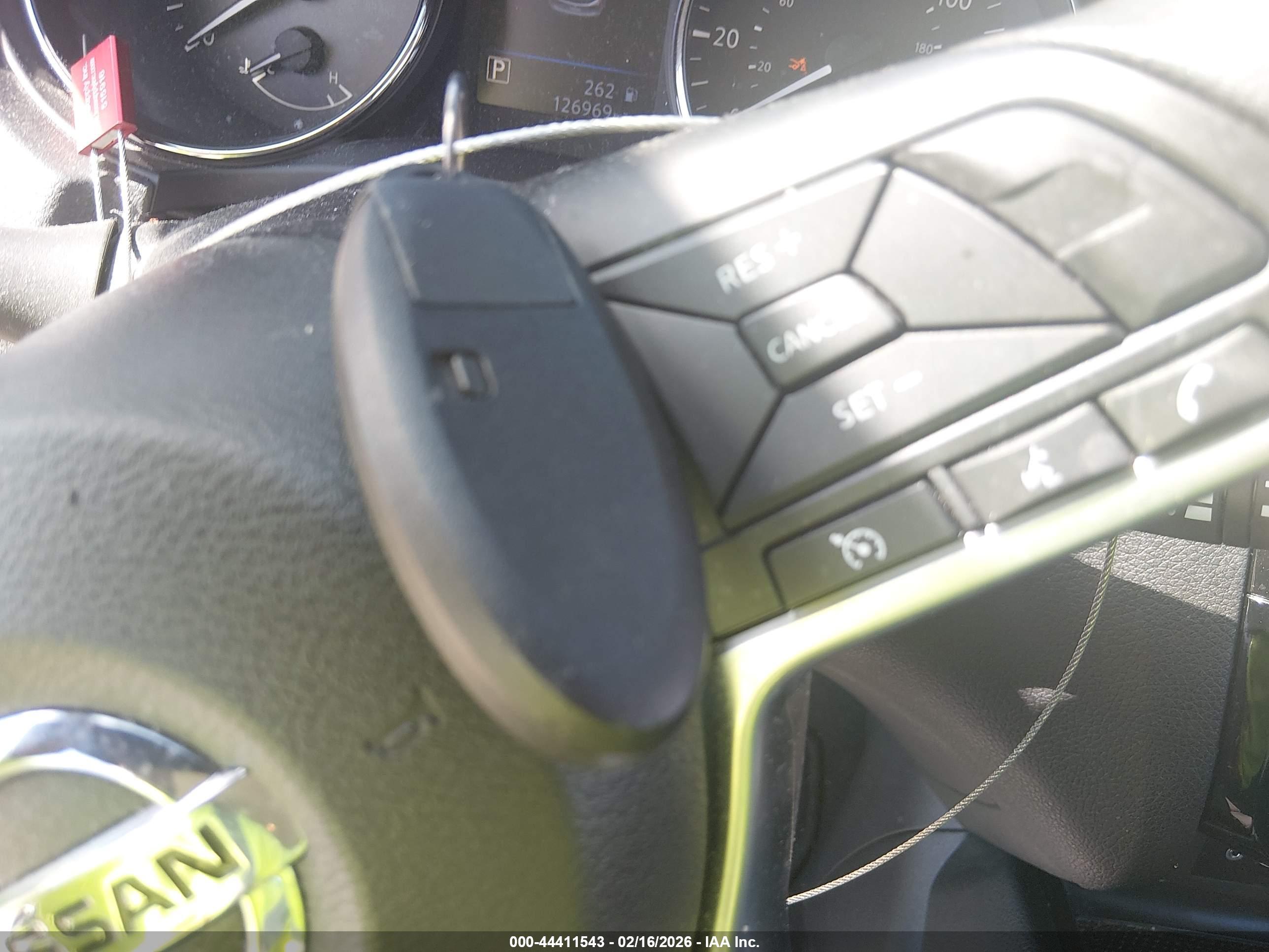 NISSAN ROGUE image 11