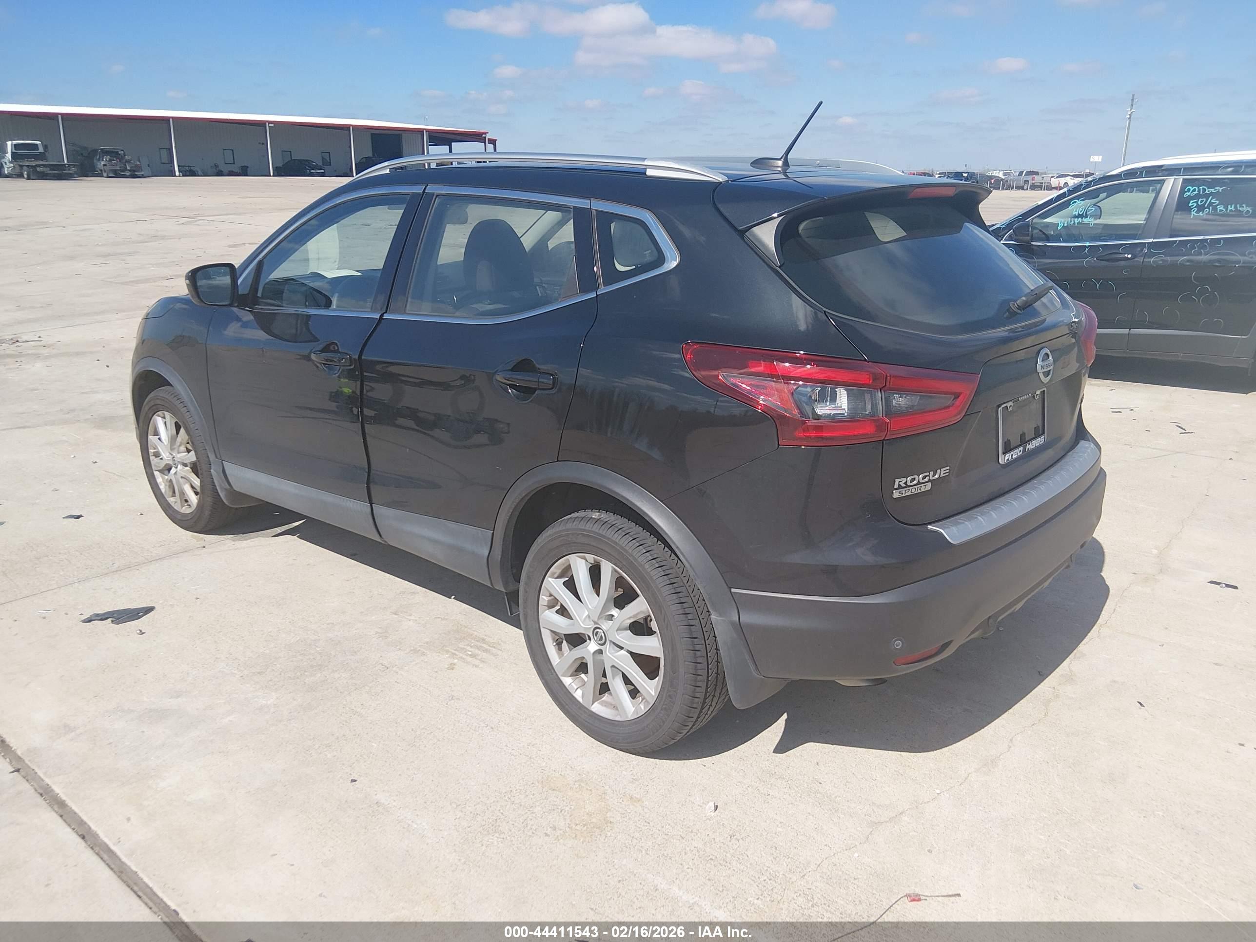 NISSAN ROGUE image 3