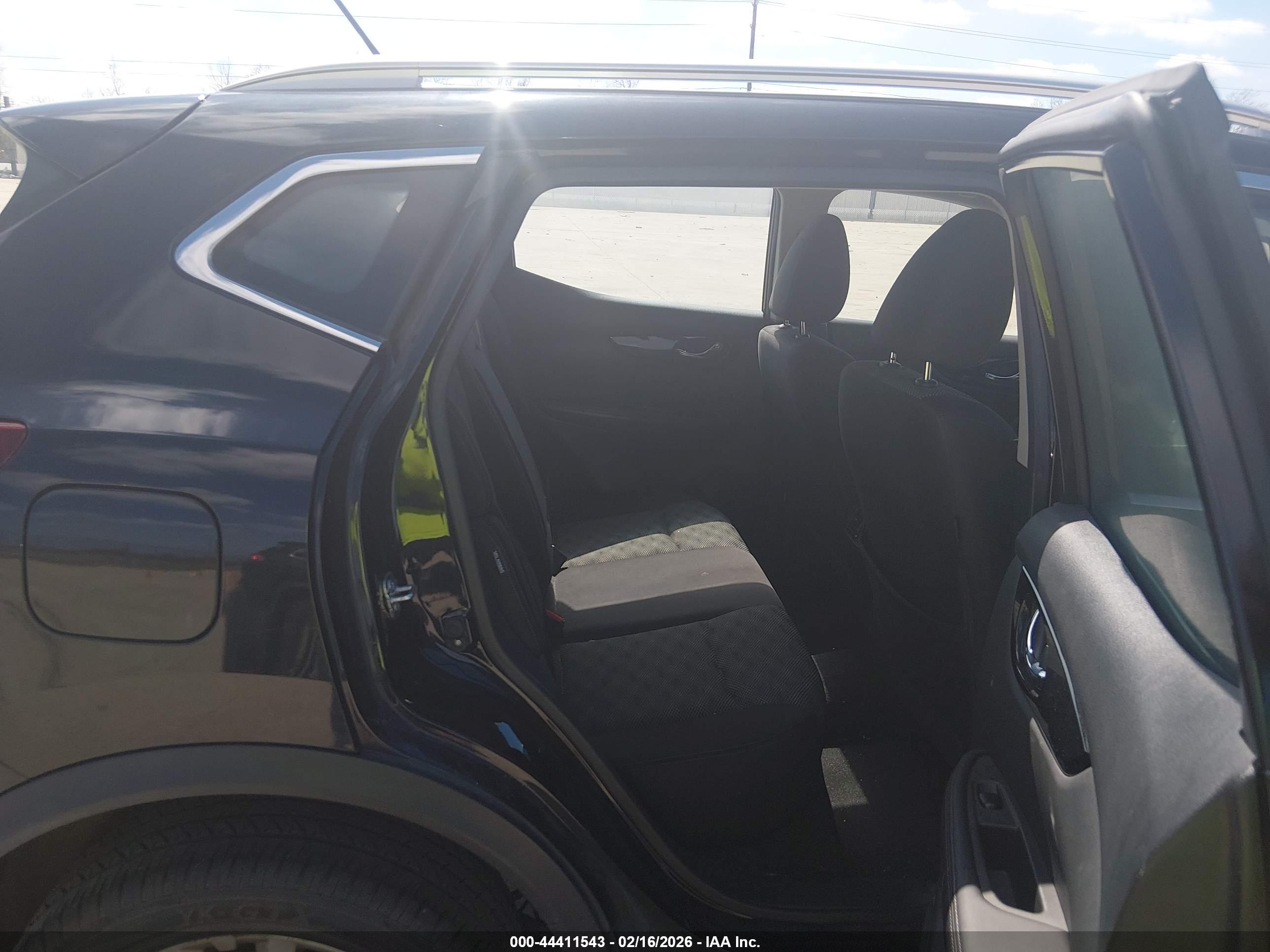 NISSAN ROGUE image 8