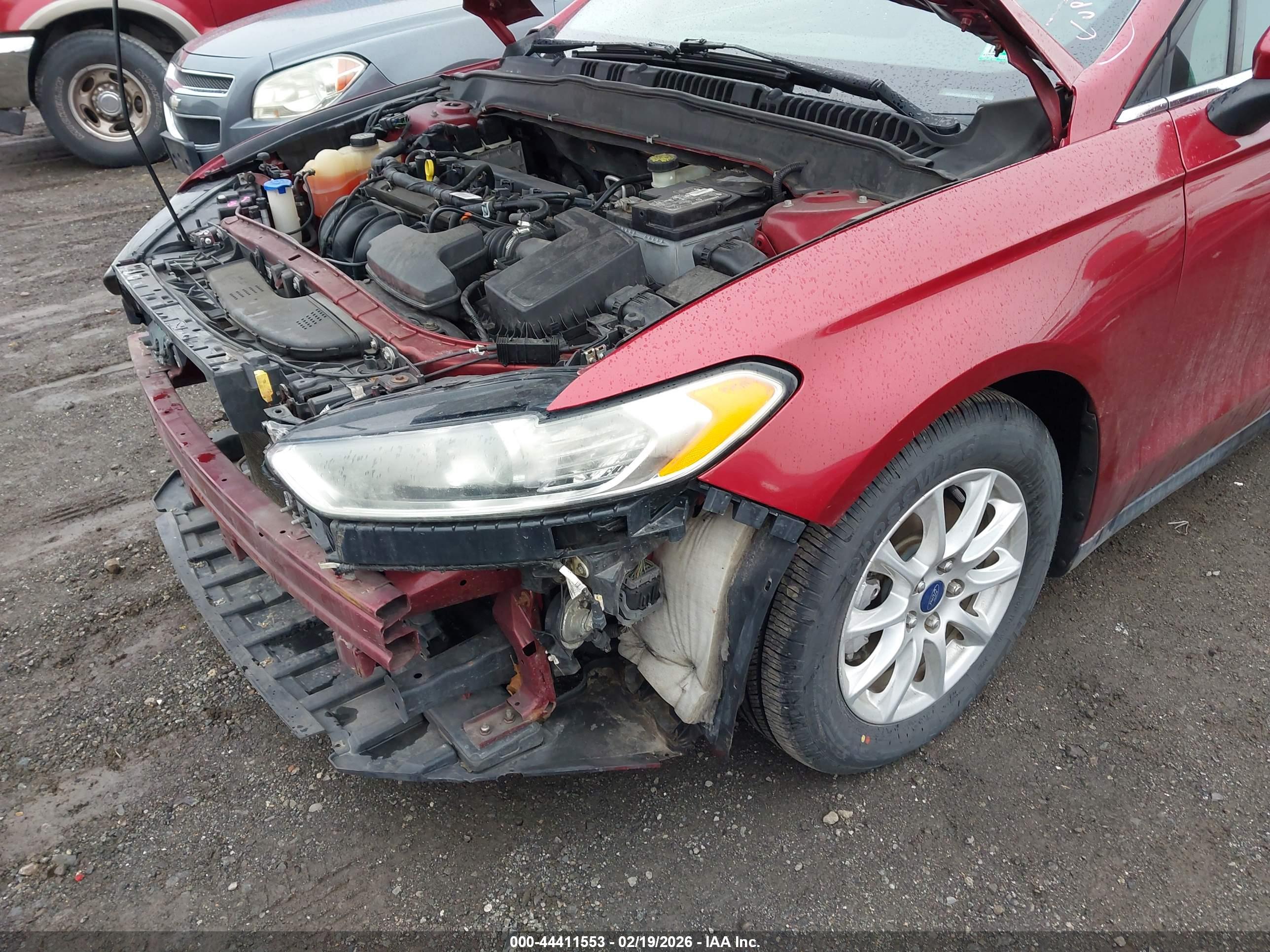 FORD FUSION image 6