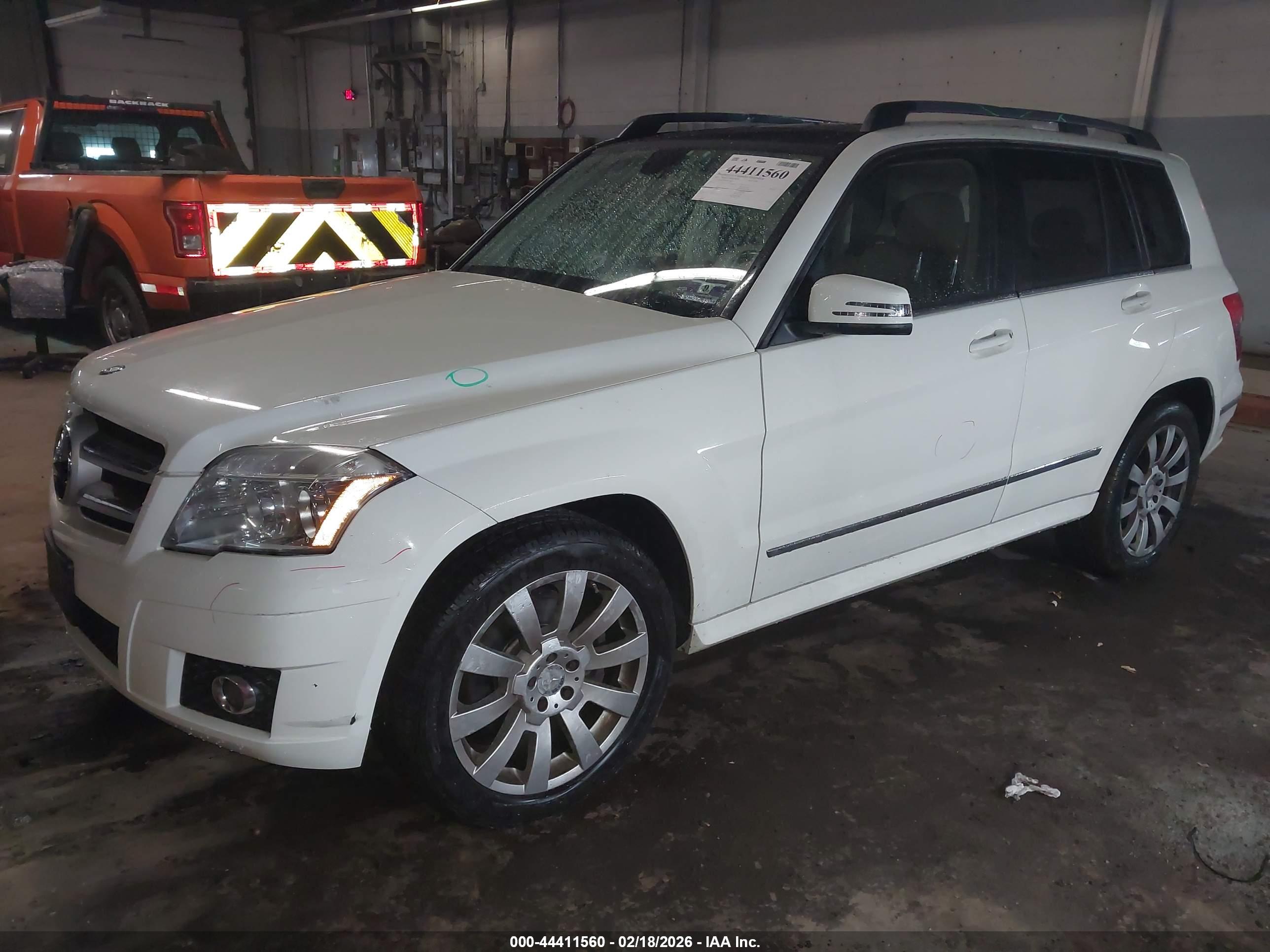 MERCEDES-BENZ GLK image 2