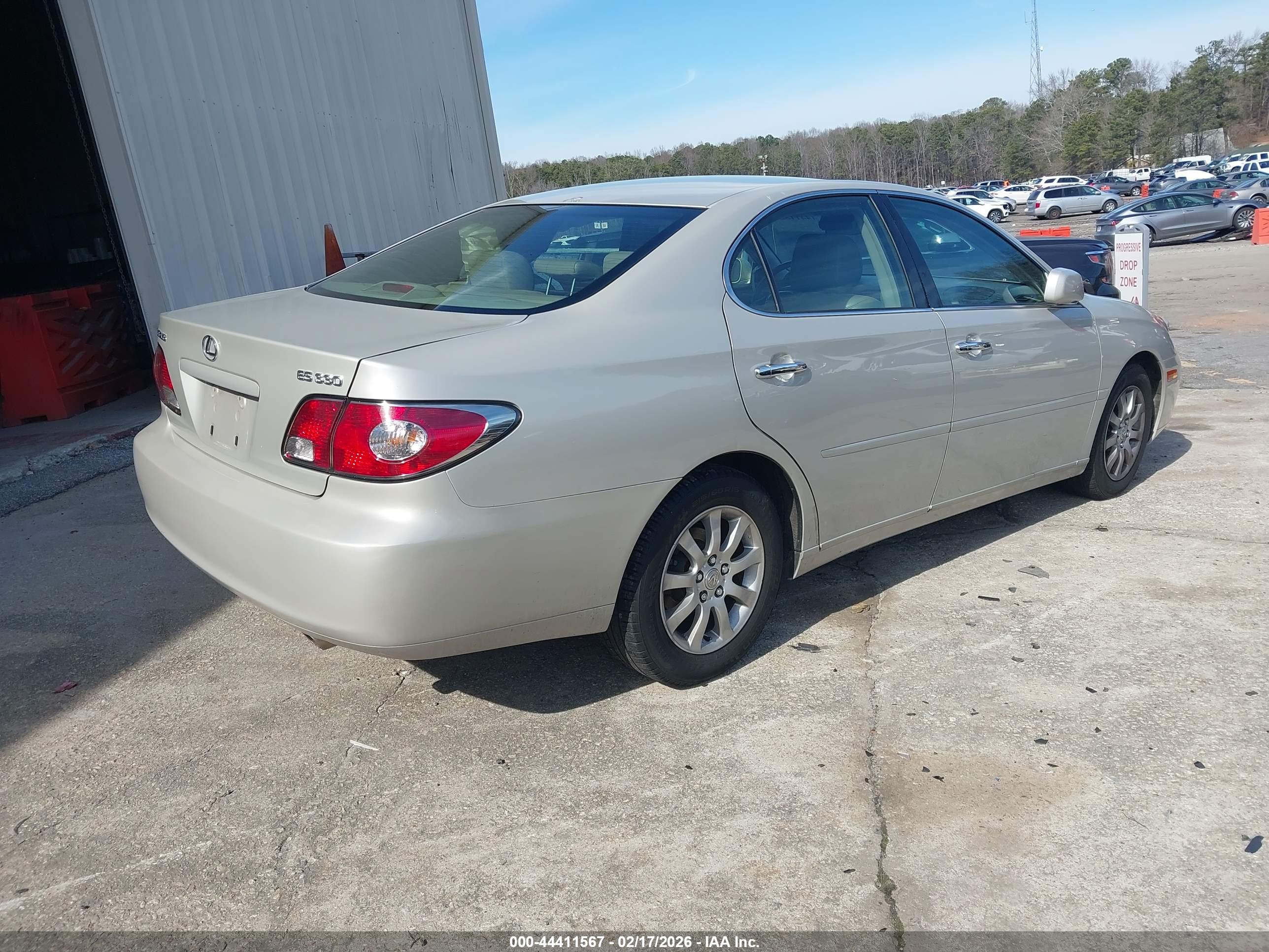 LEXUS ES image 4