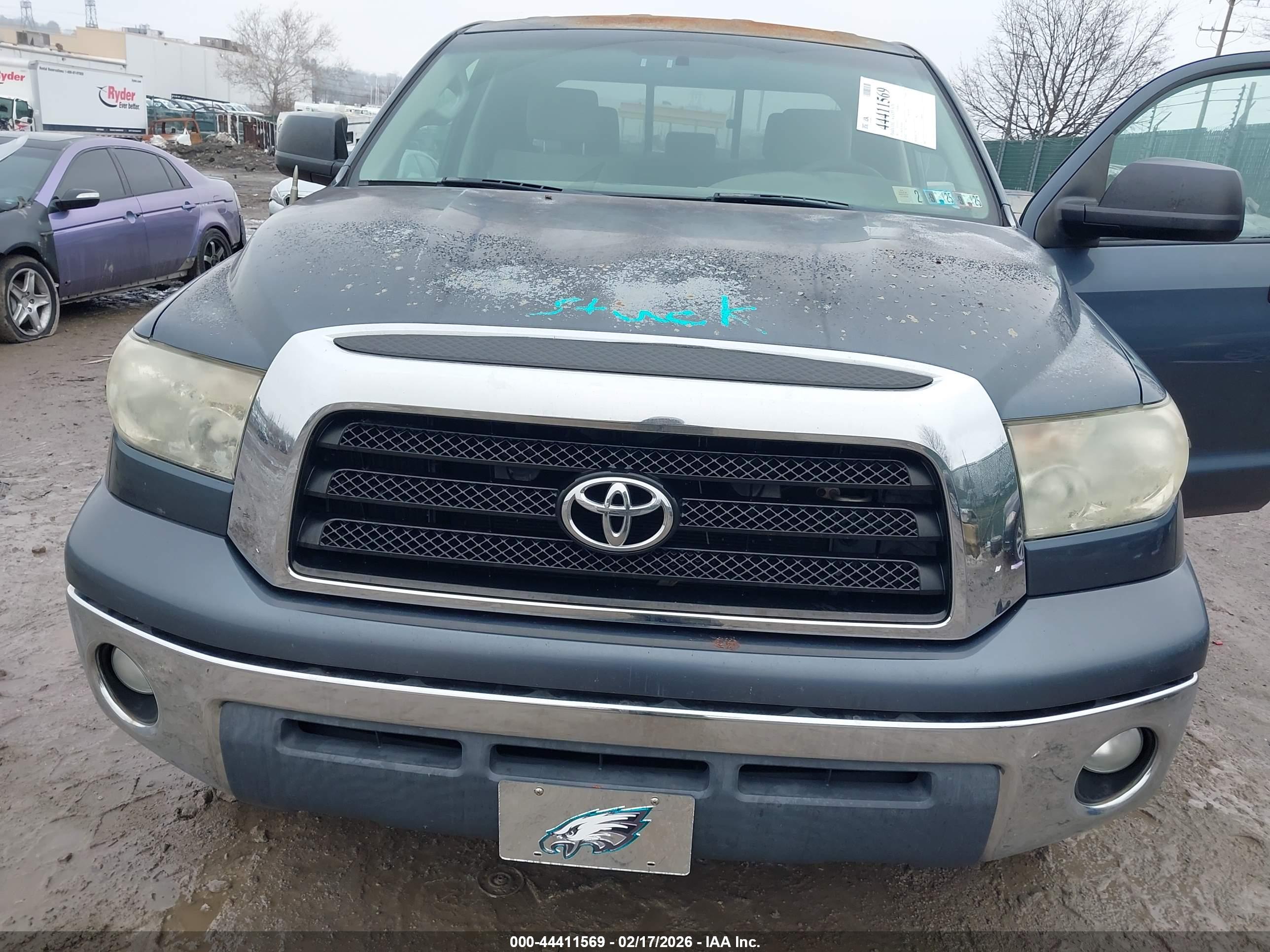 TOYOTA TUNDRA image 10
