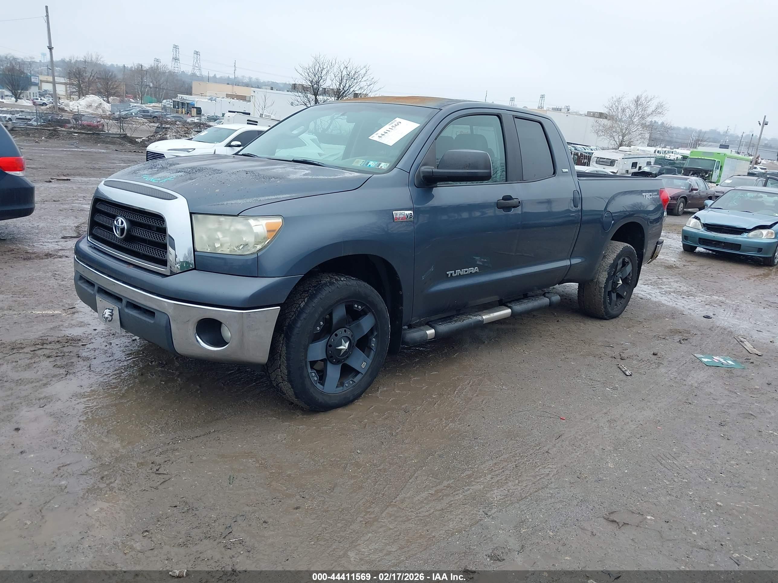 TOYOTA TUNDRA image 2