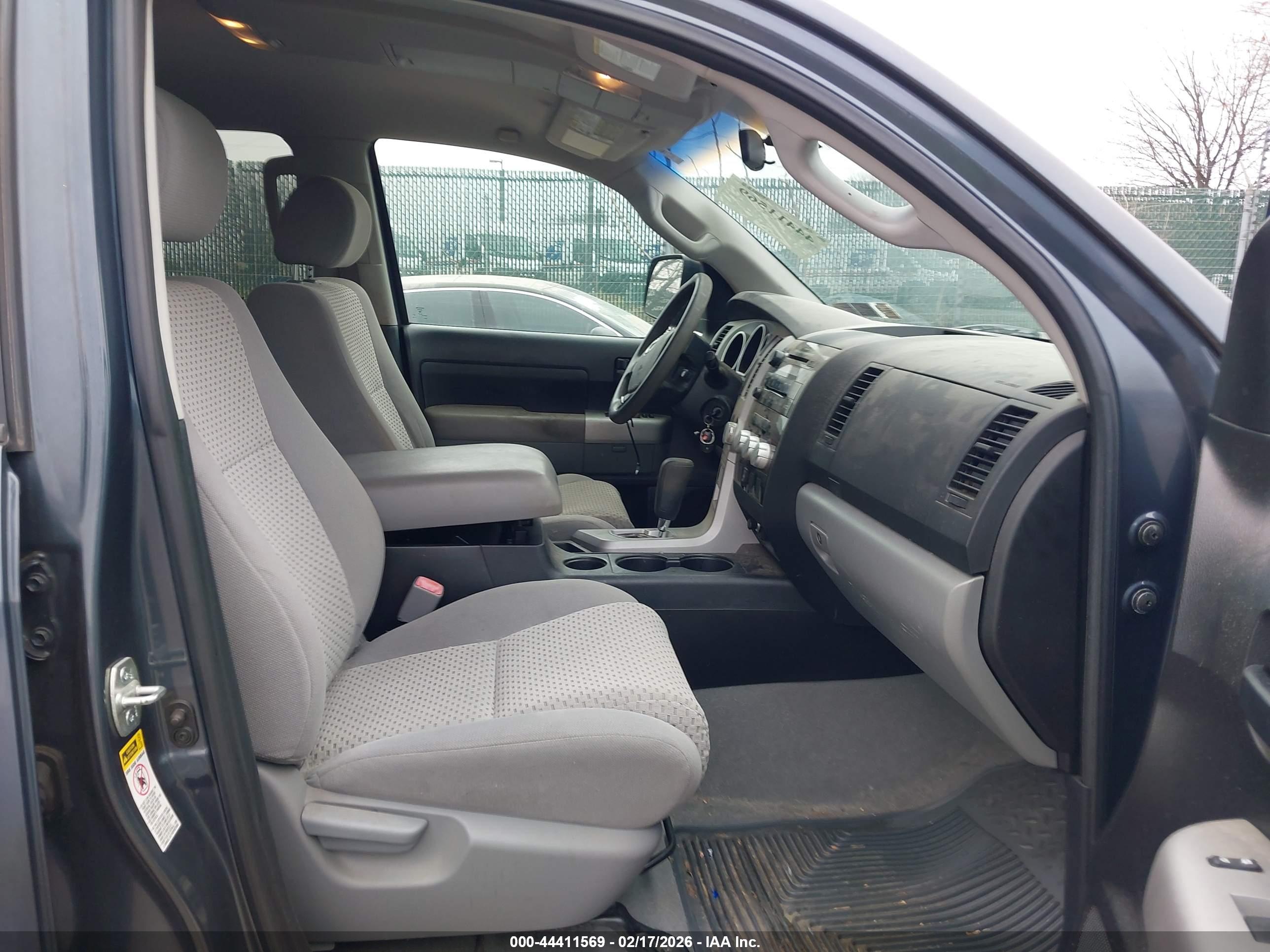 TOYOTA TUNDRA image 5
