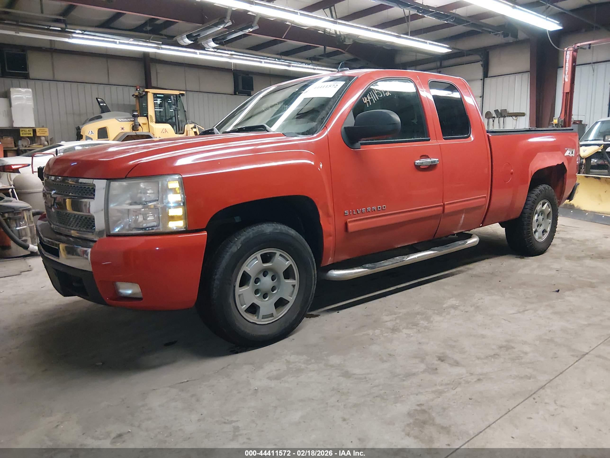CHEVROLET SILVERADO image 2