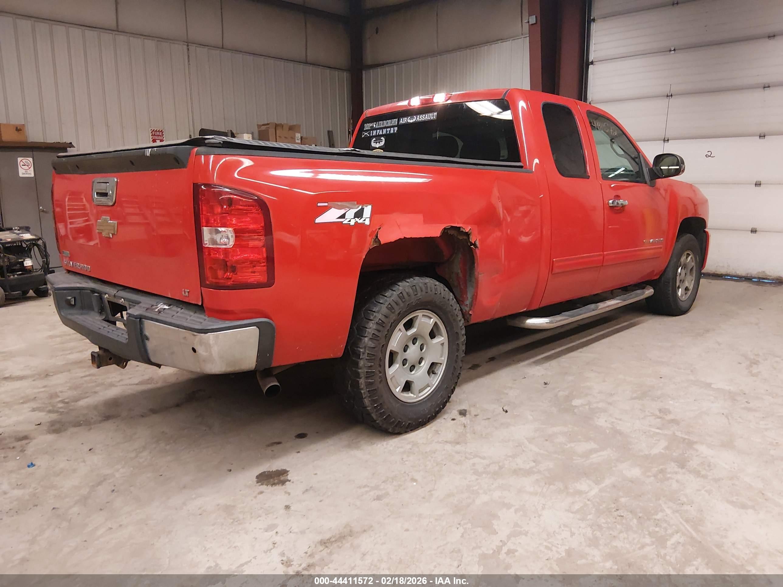 CHEVROLET SILVERADO image 4