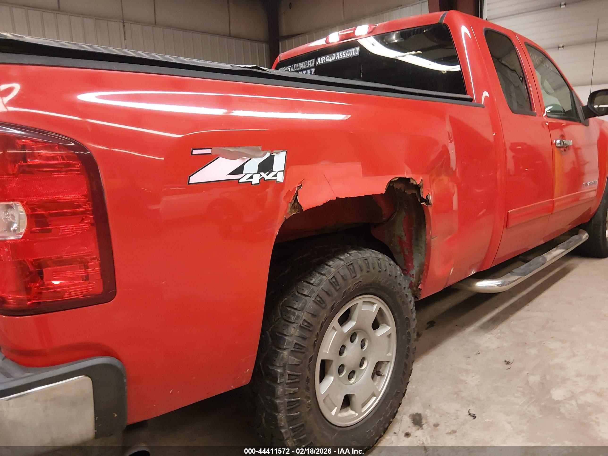 CHEVROLET SILVERADO image 6