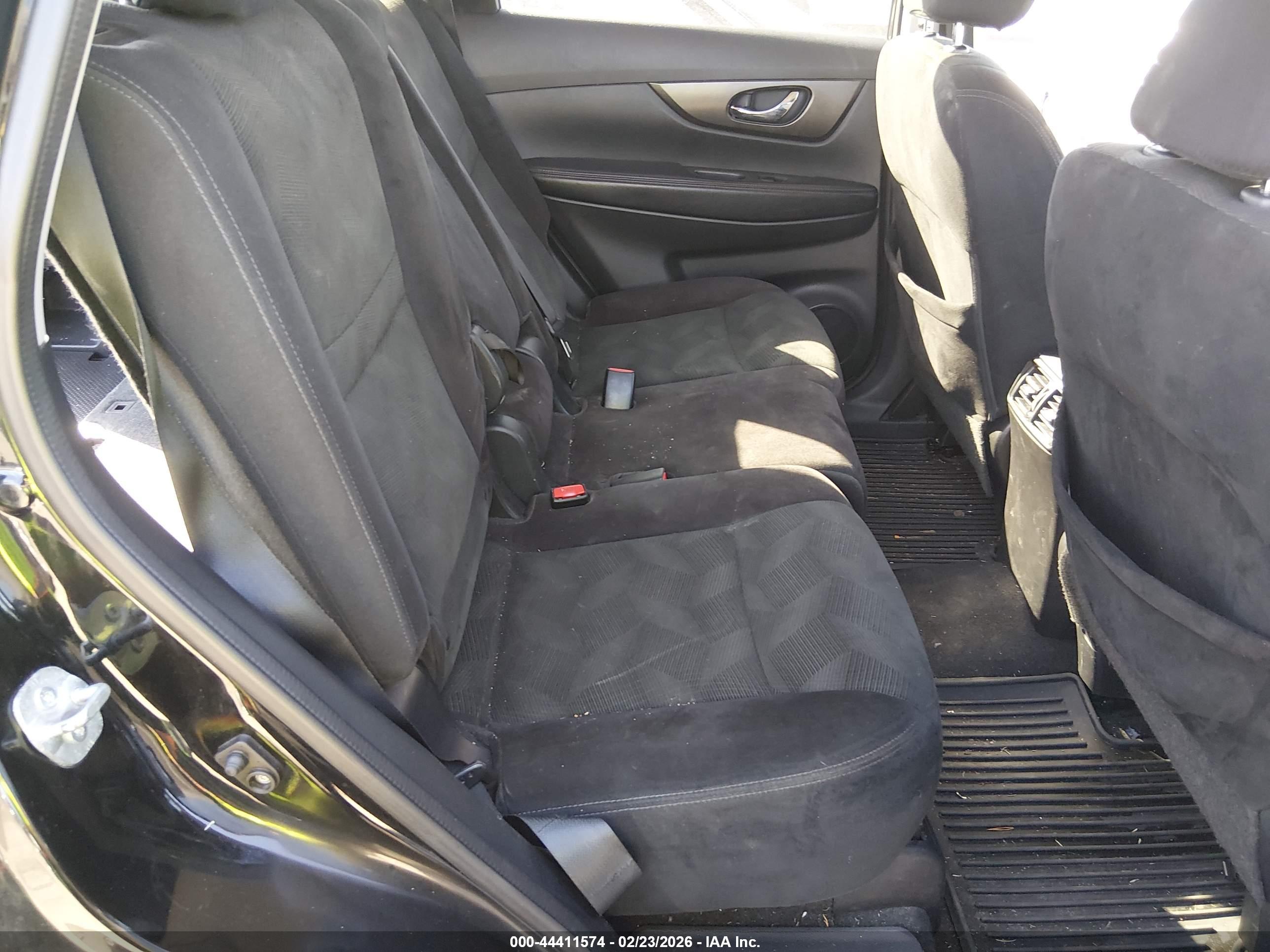 NISSAN ROGUE image 8
