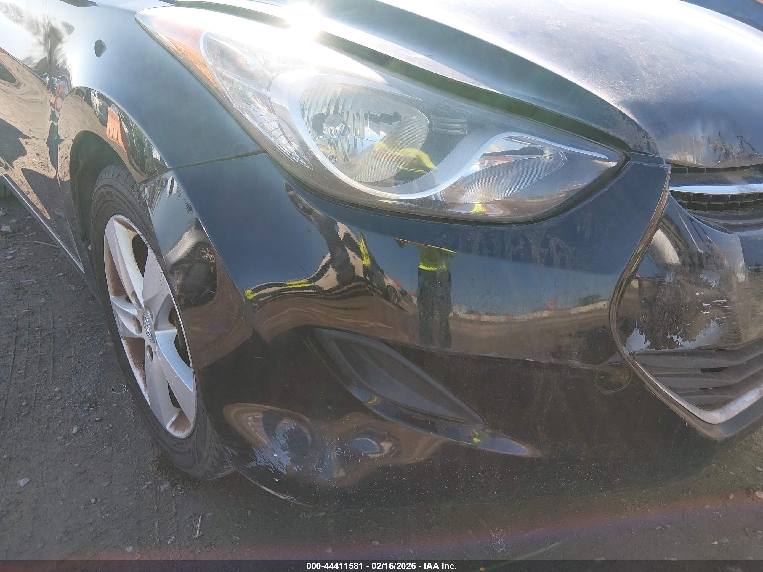 HYUNDAI ELANTRA image 6