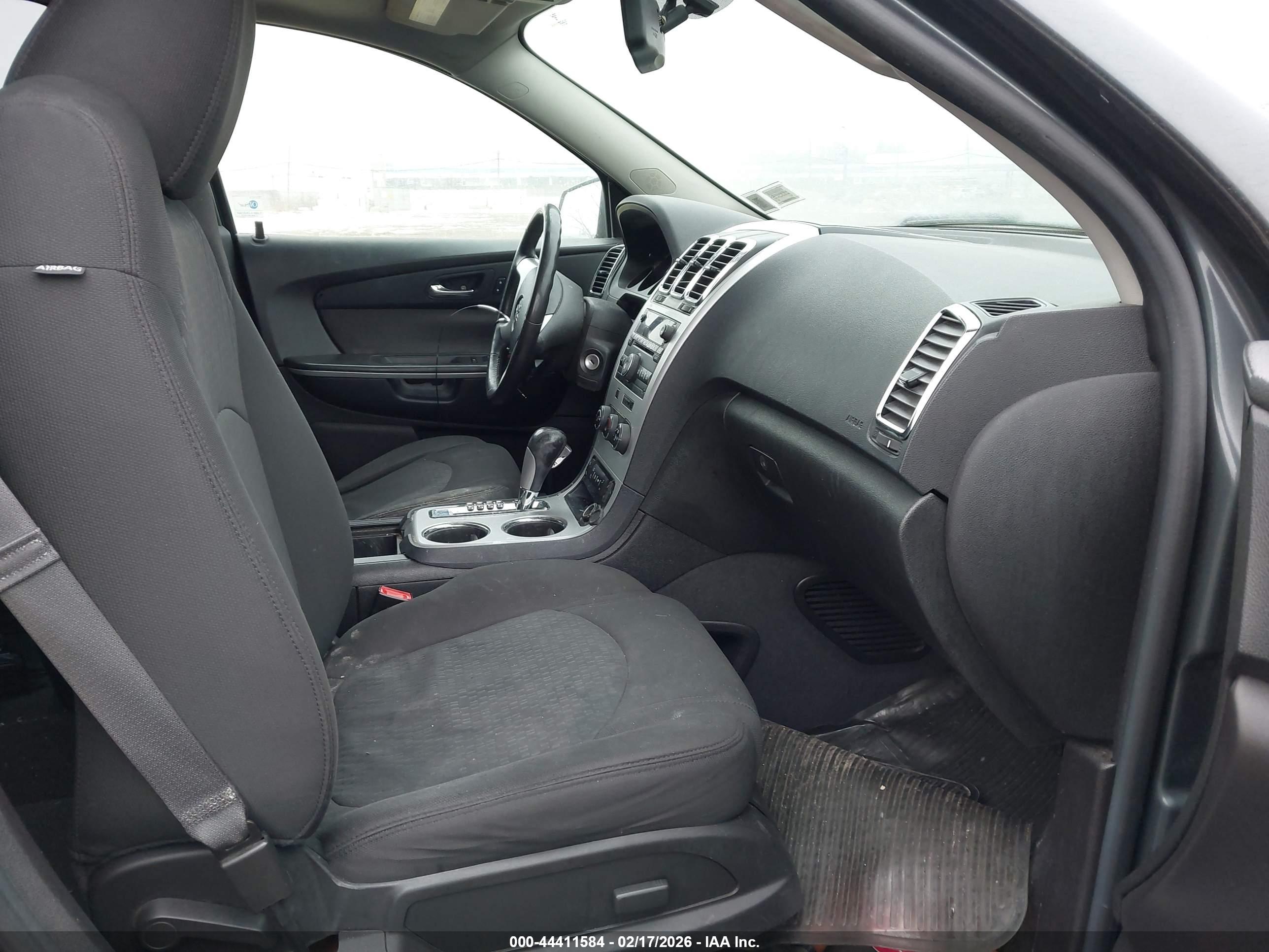 GMC ACADIA image 5
