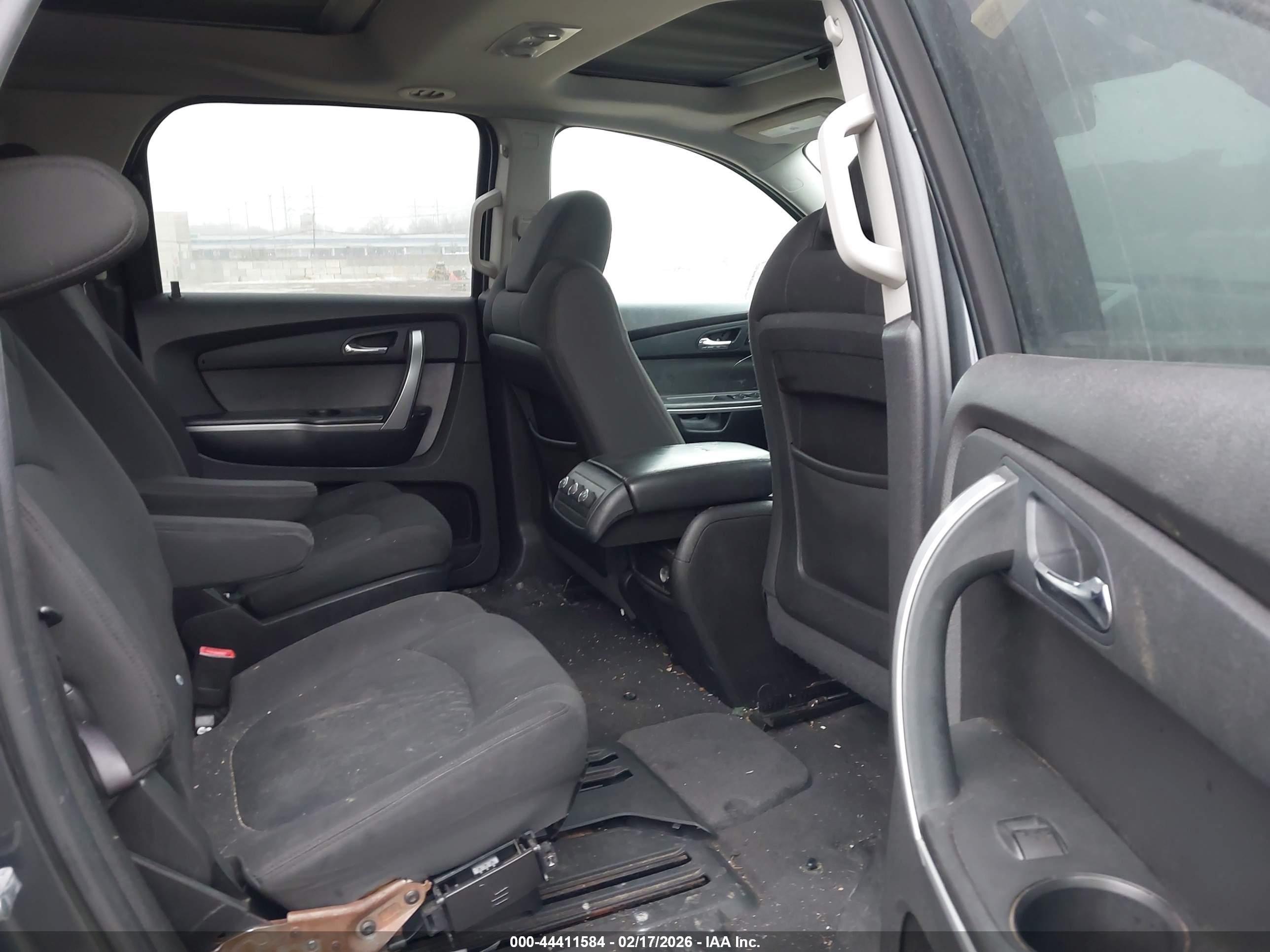 GMC ACADIA image 8
