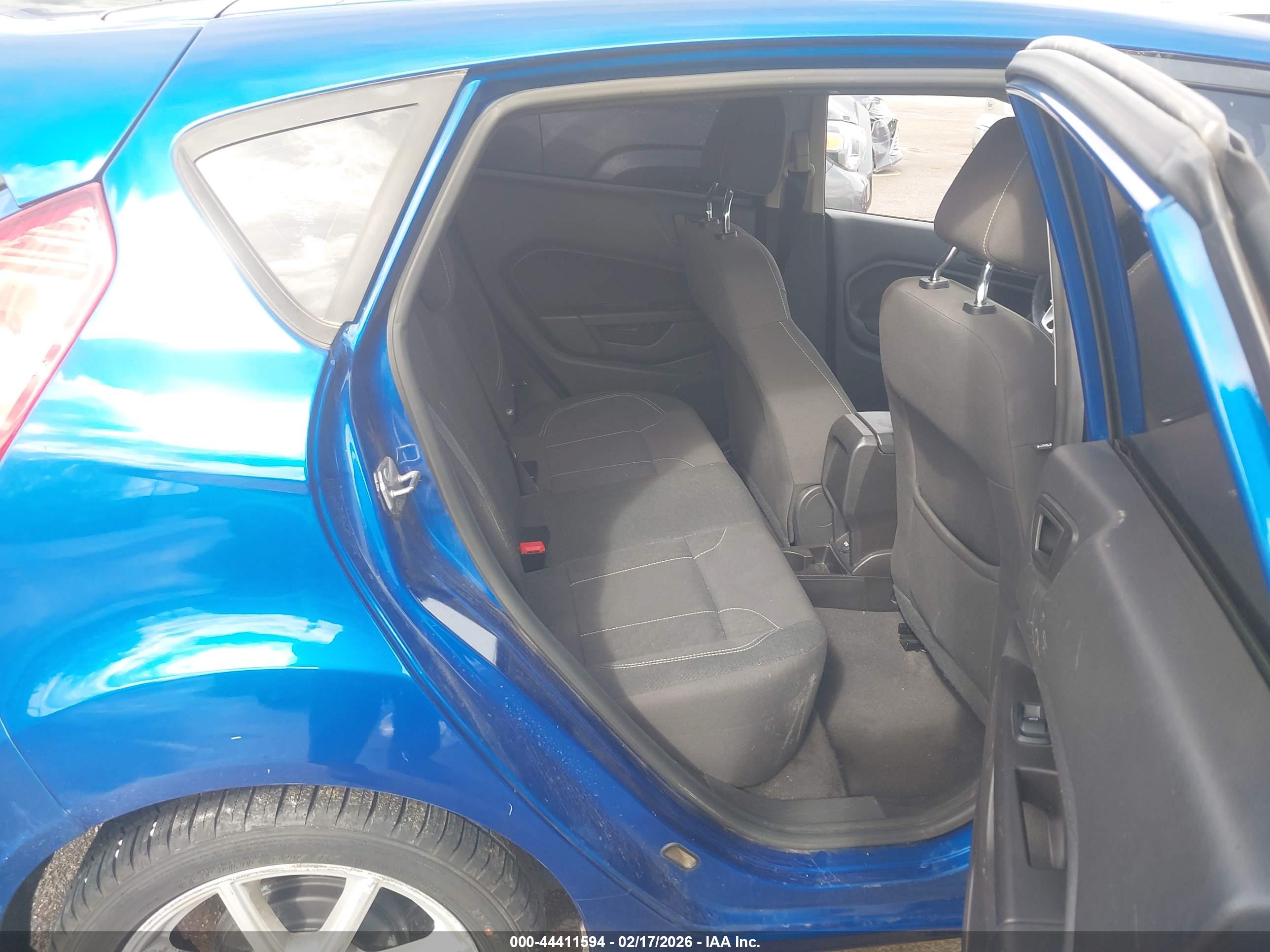 FORD FIESTA image 8