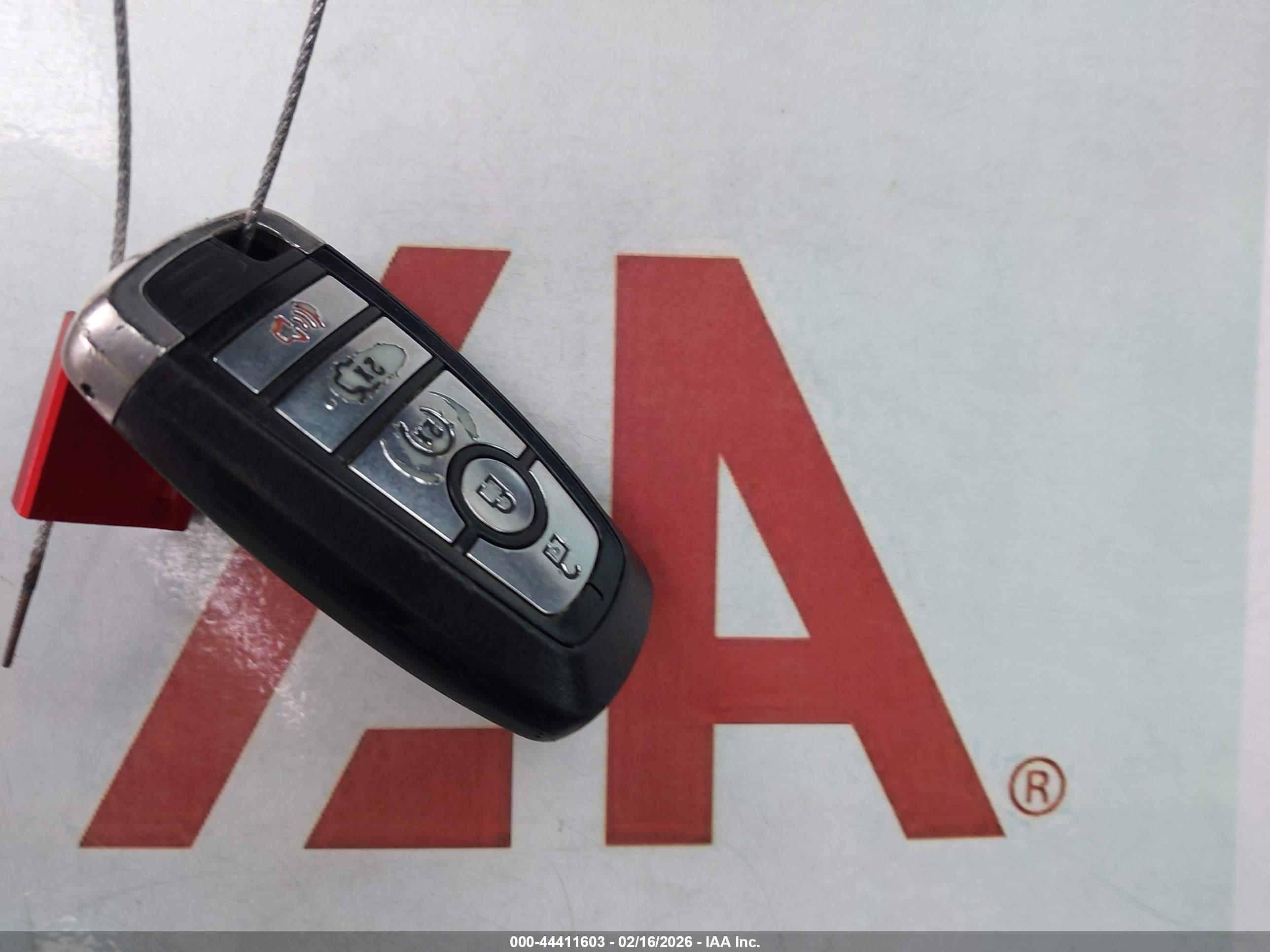 FORD FUSION image 11