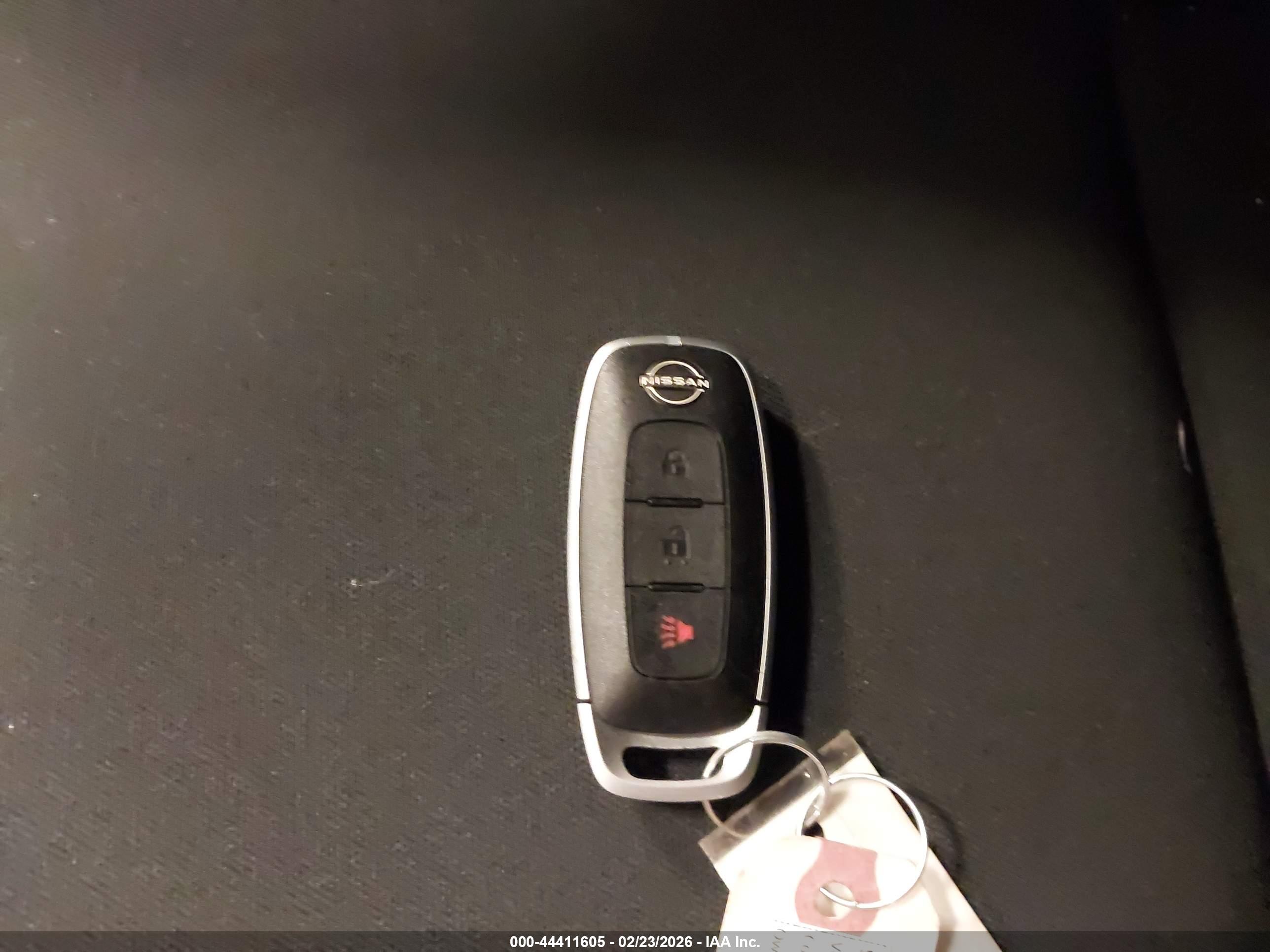 NISSAN ROGUE image 11