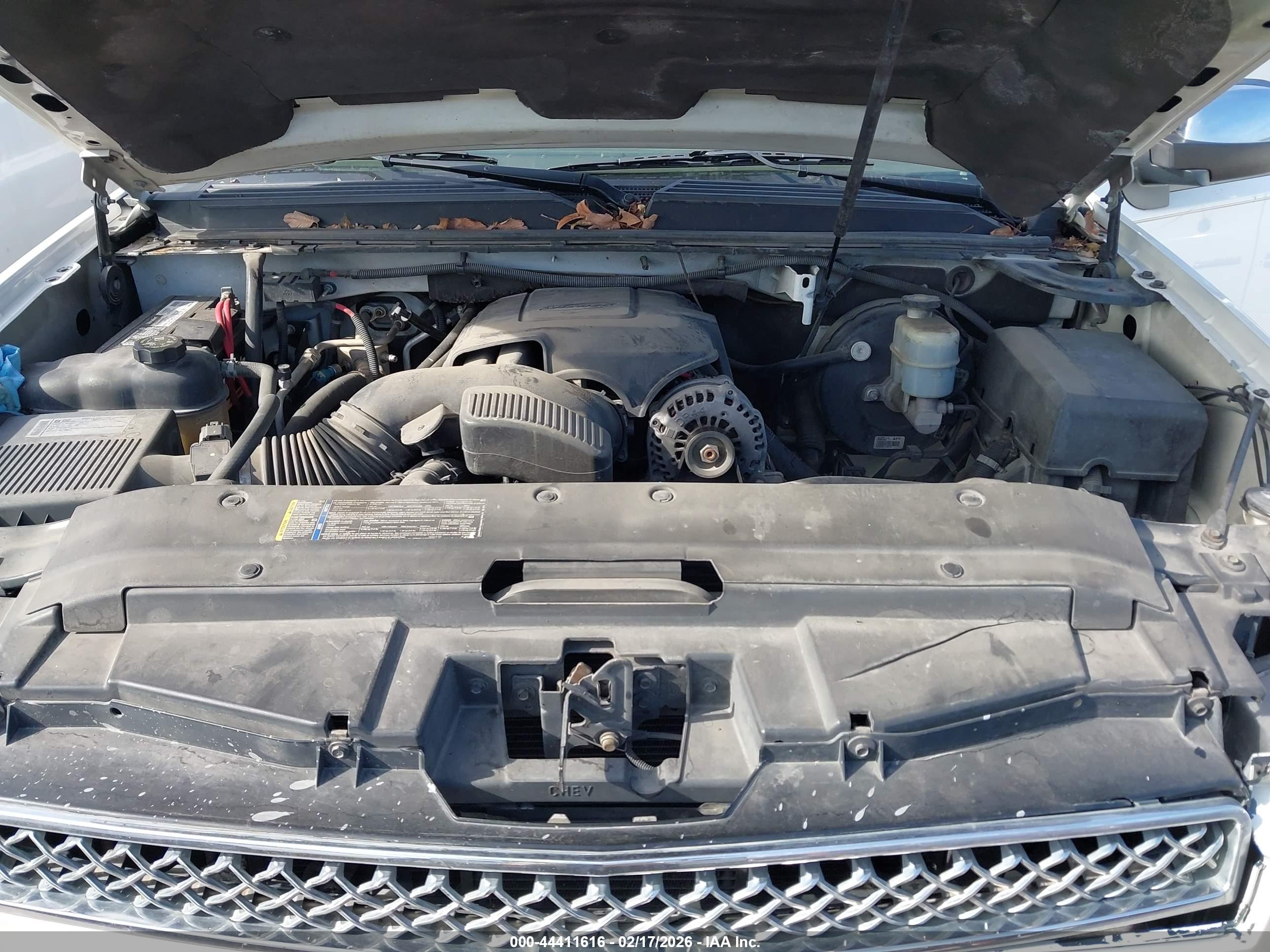 CHEVROLET SUBURBAN image 10
