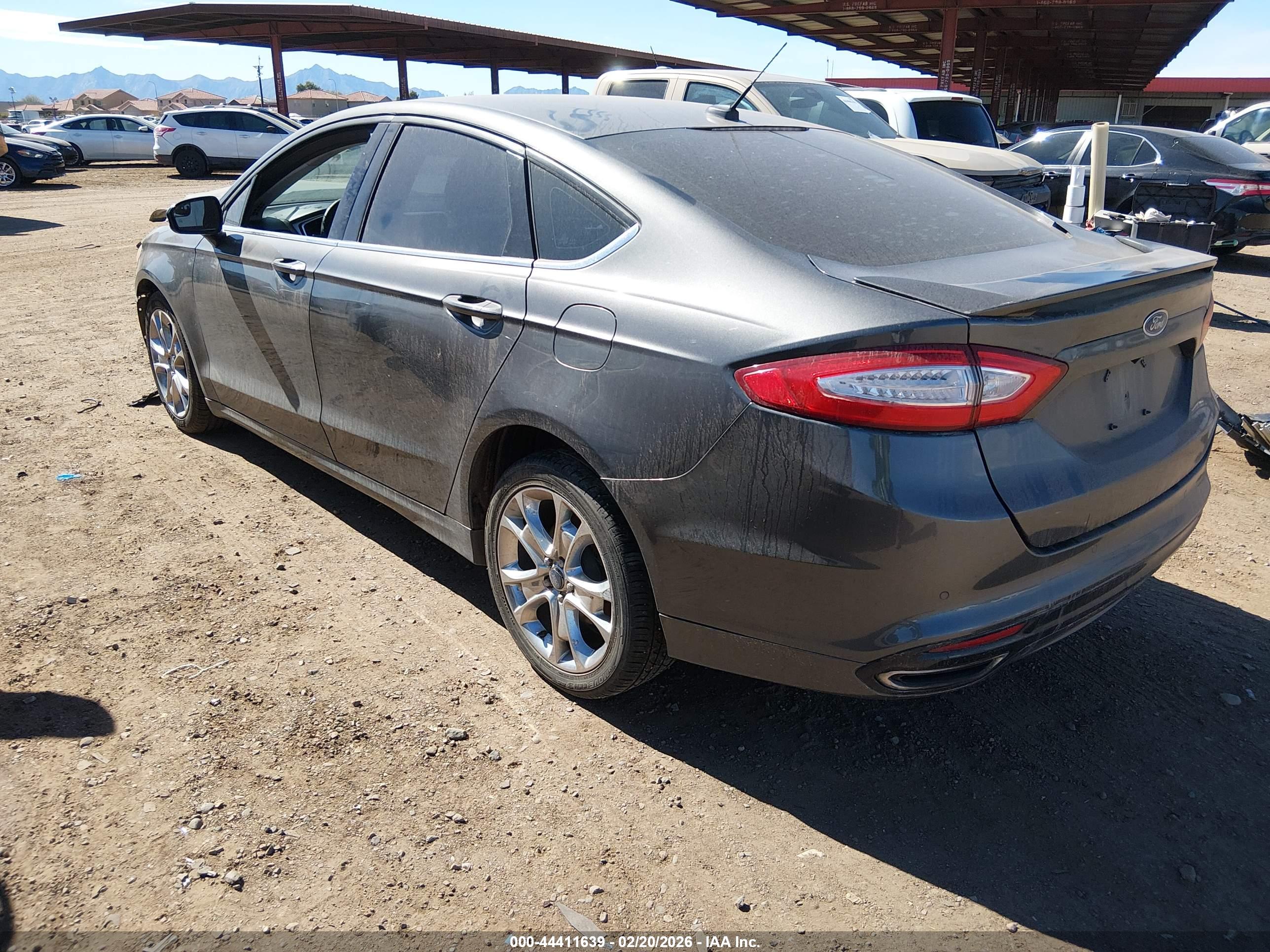 FORD FUSION image 3