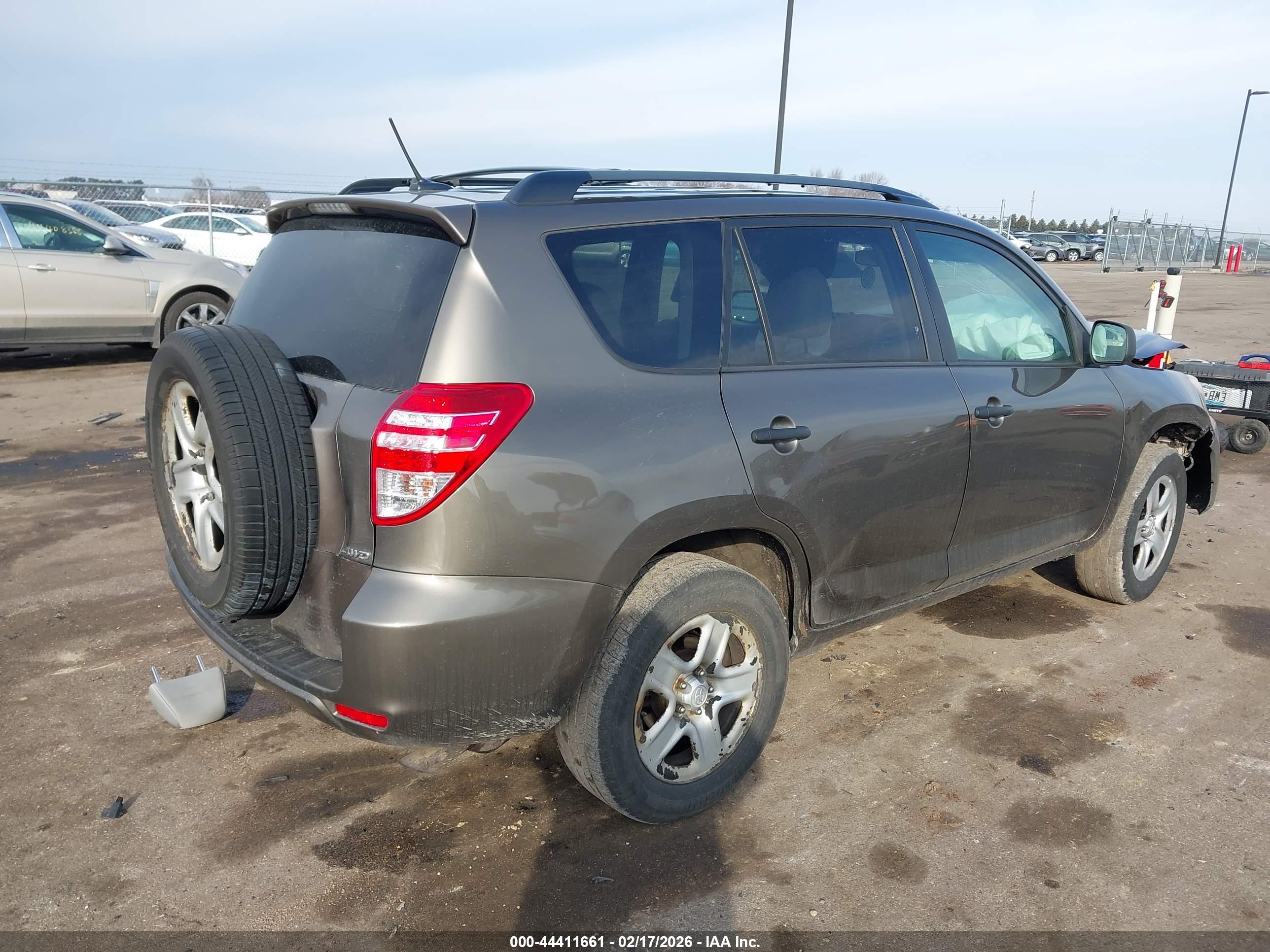 TOYOTA RAV4 image 4