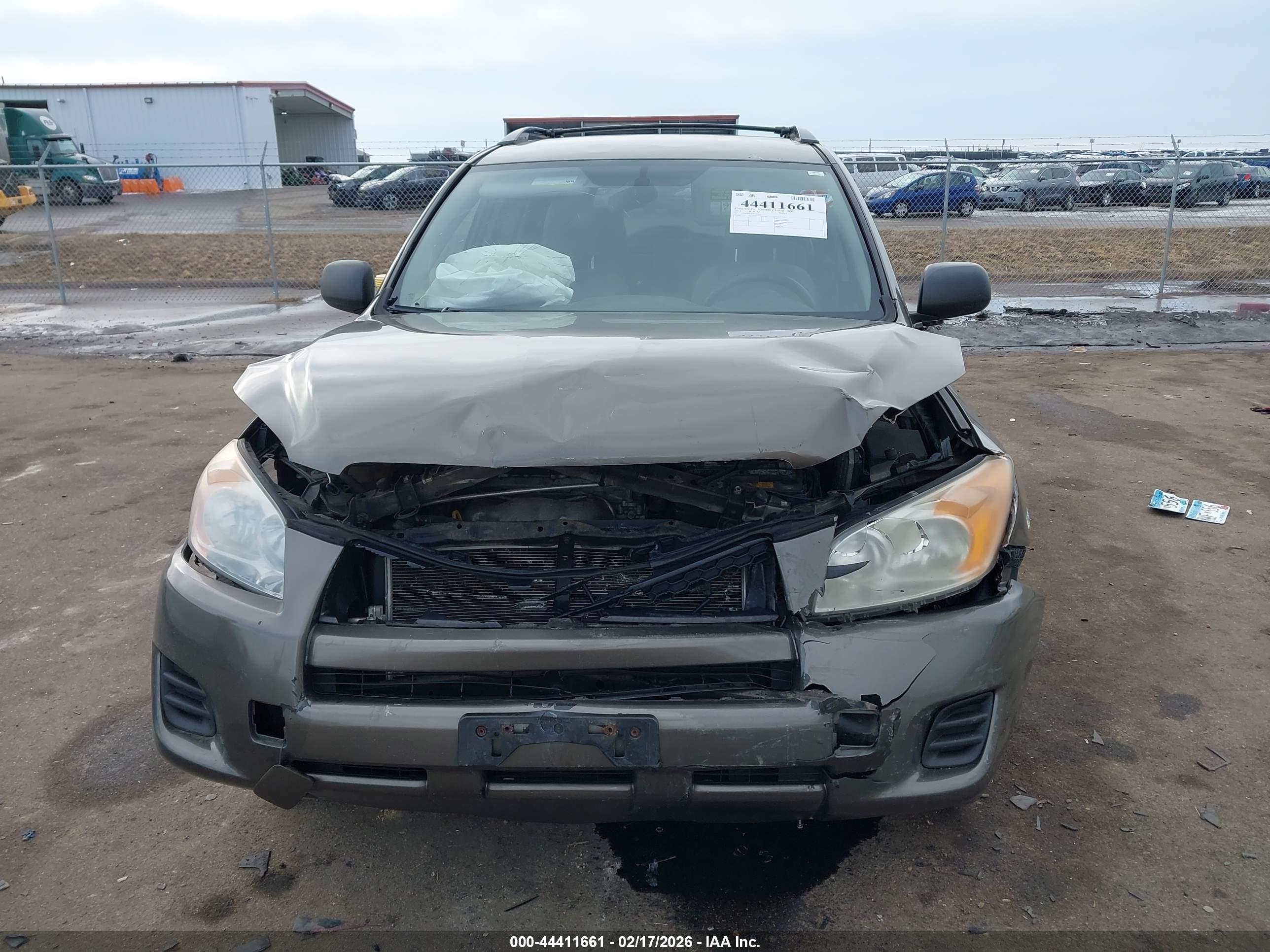 TOYOTA RAV4 image 6