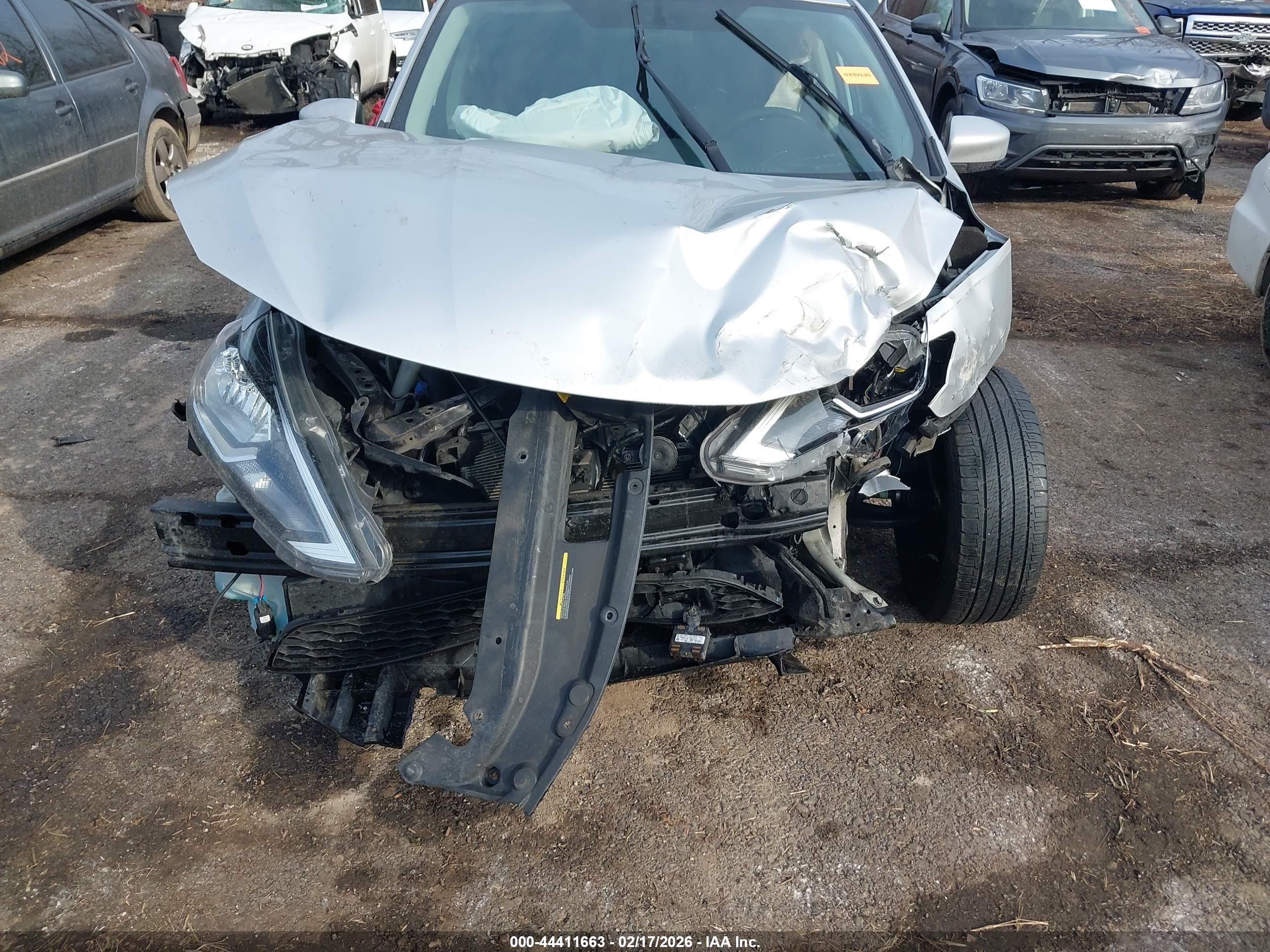 NISSAN SENTRA image 6