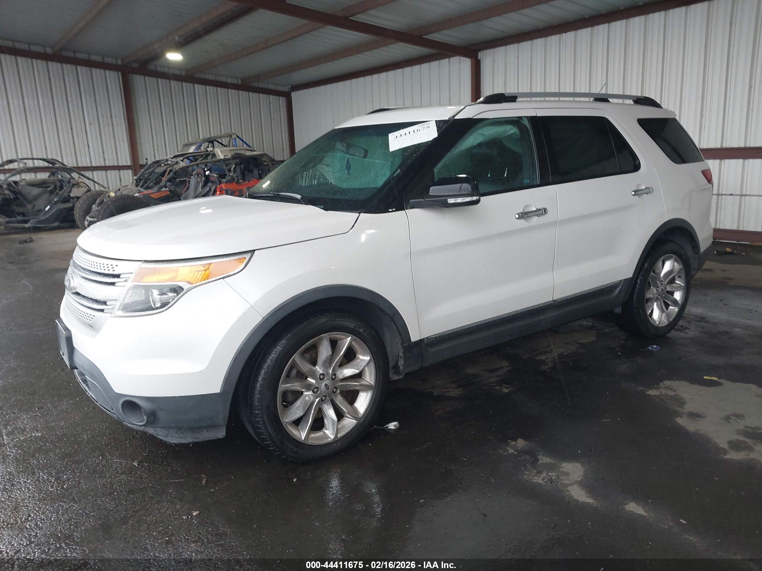 FORD EXPLORER image 2