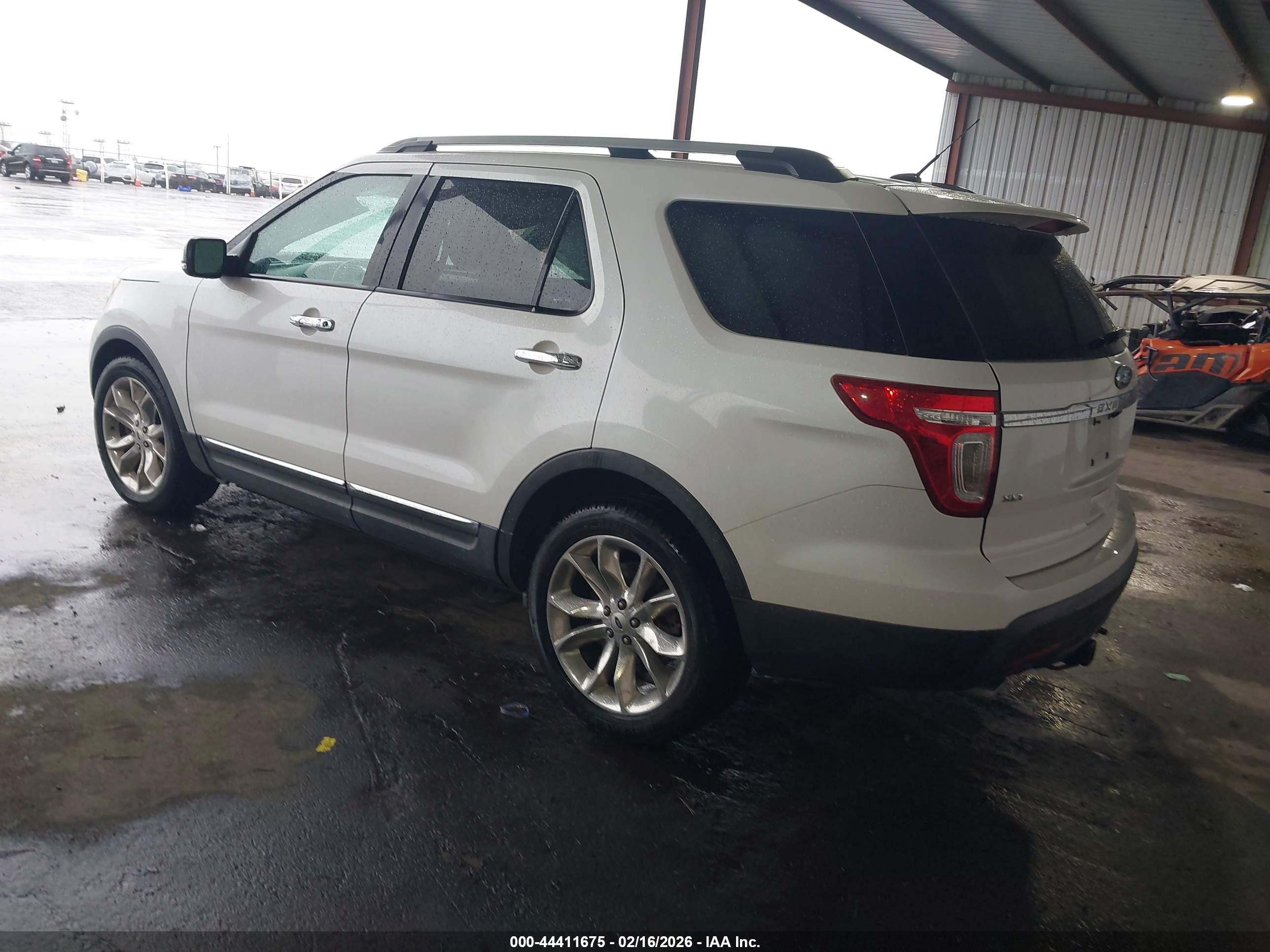 FORD EXPLORER image 3