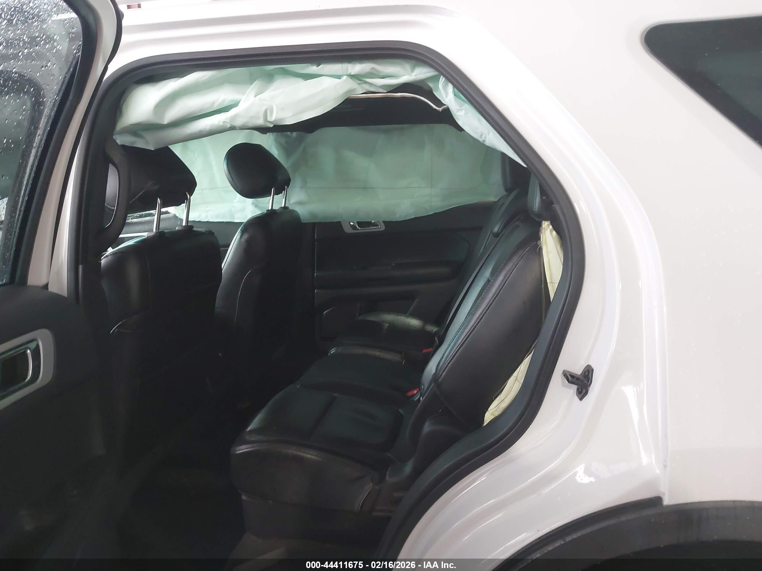FORD EXPLORER image 8