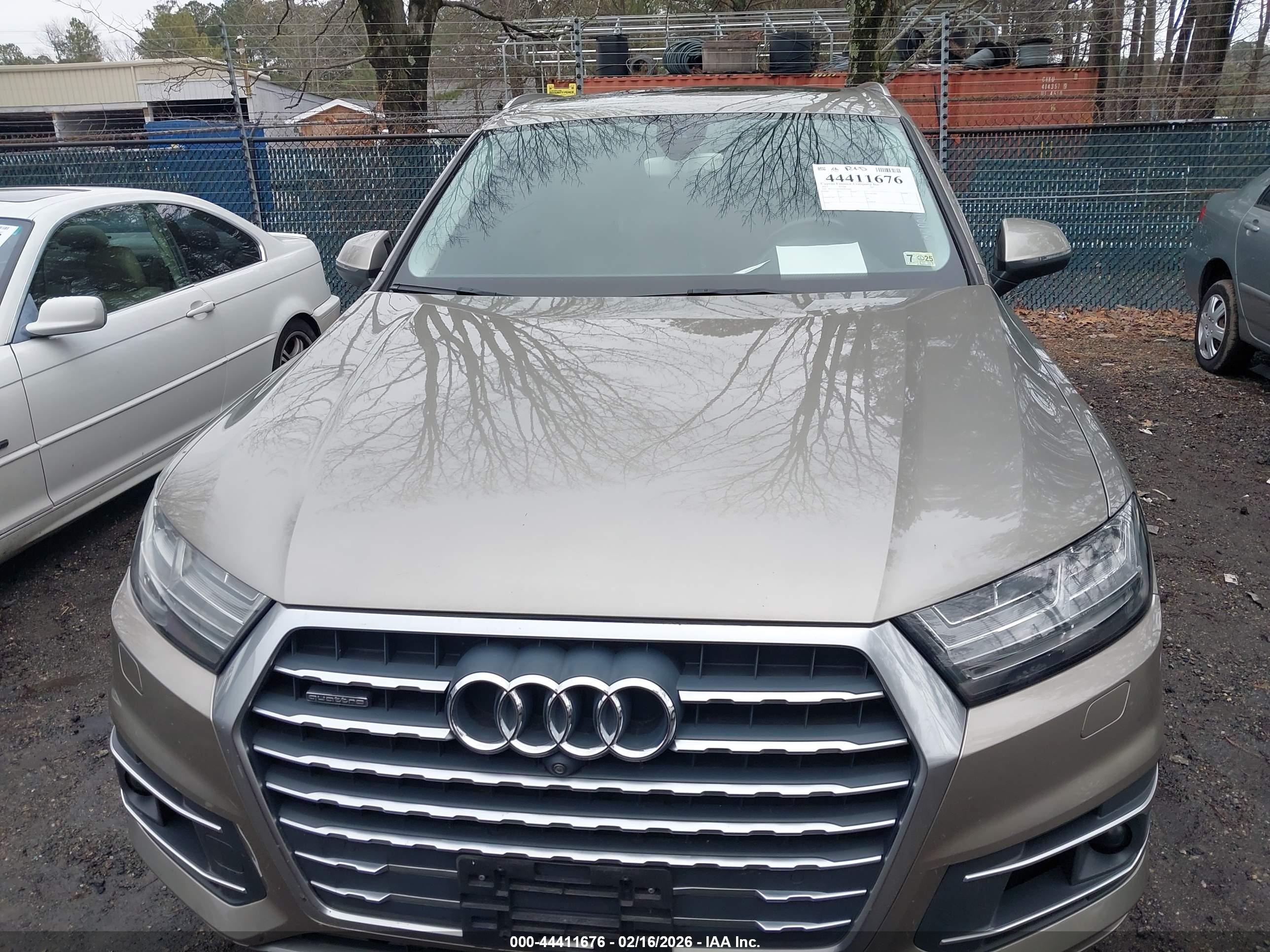 AUDI Q7 image 6