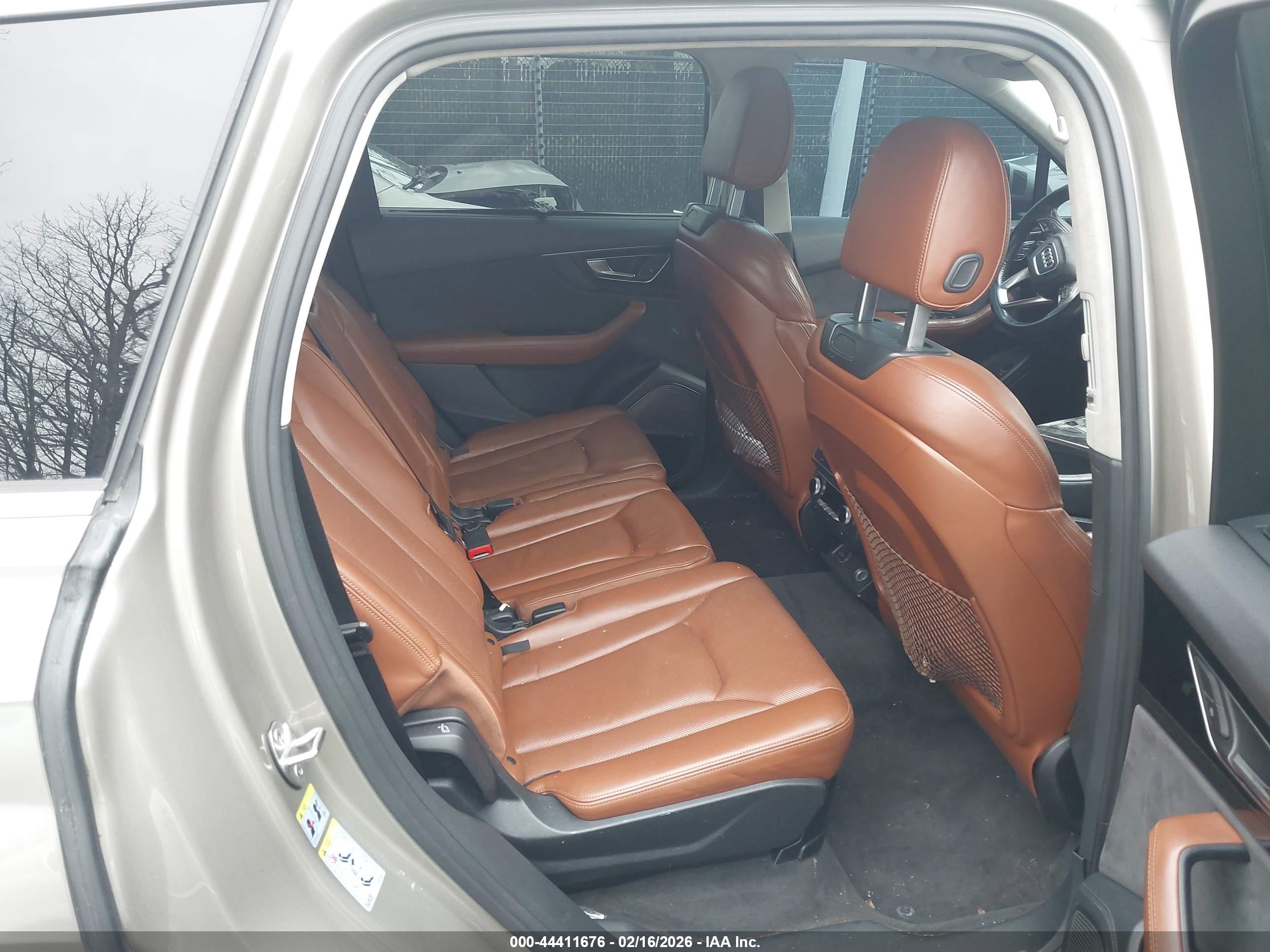 AUDI Q7 image 8