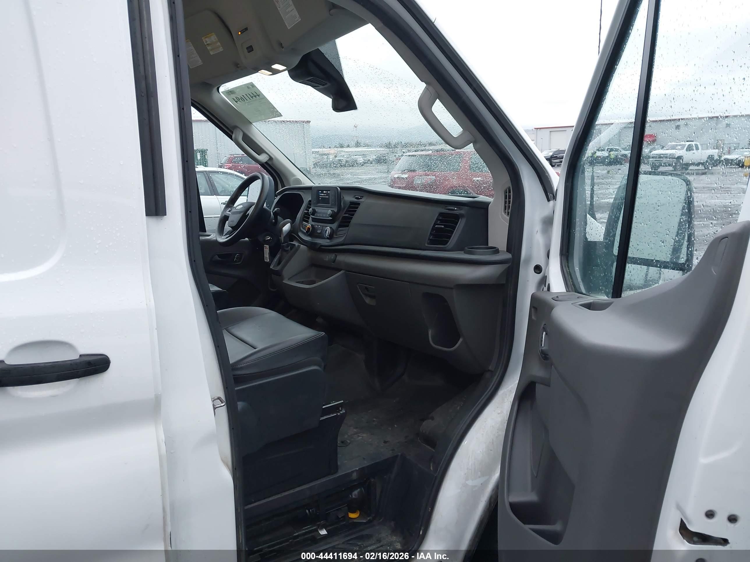 FORD TRANSIT-250 image 5