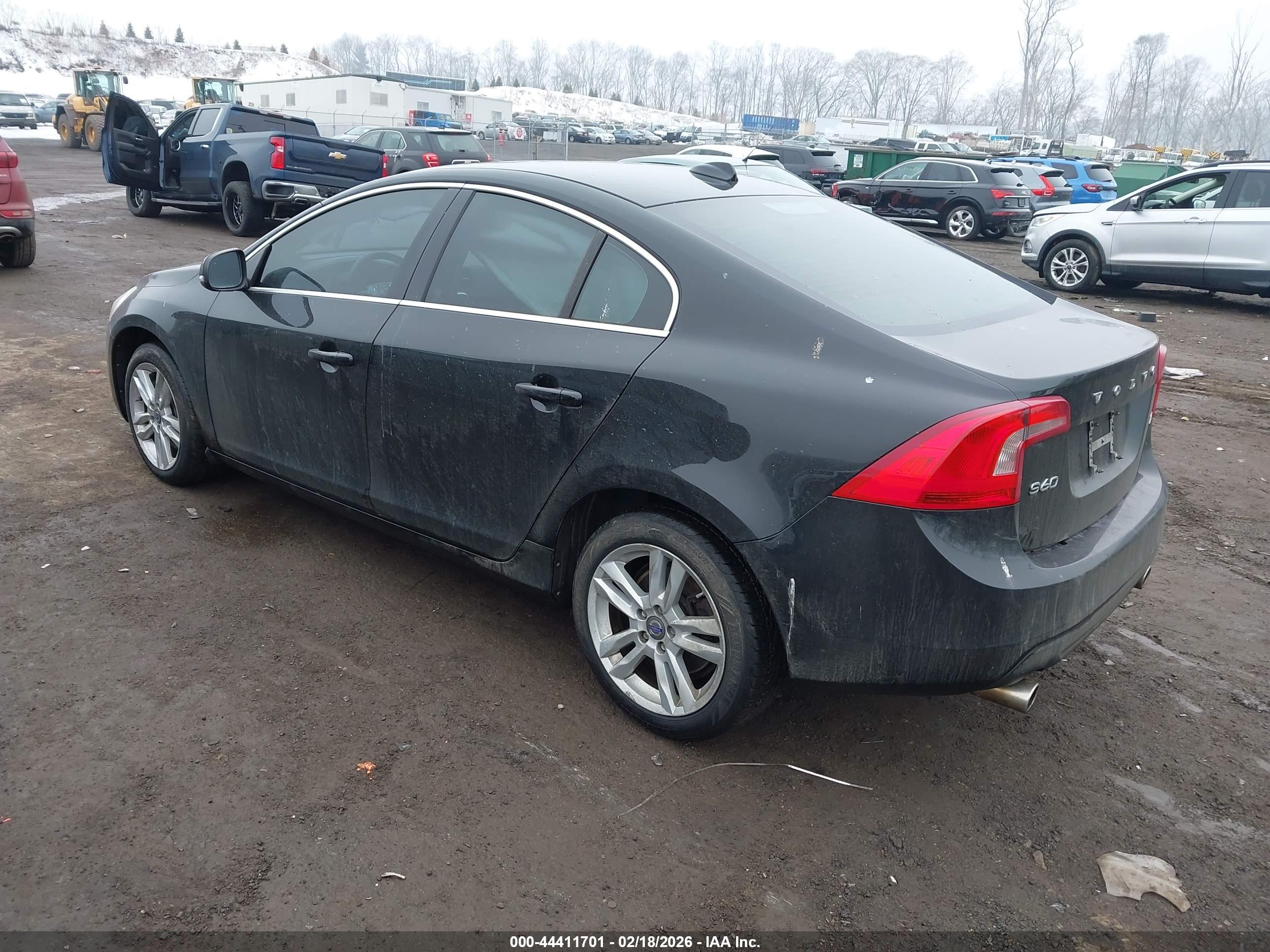 VOLVO S60 image 3