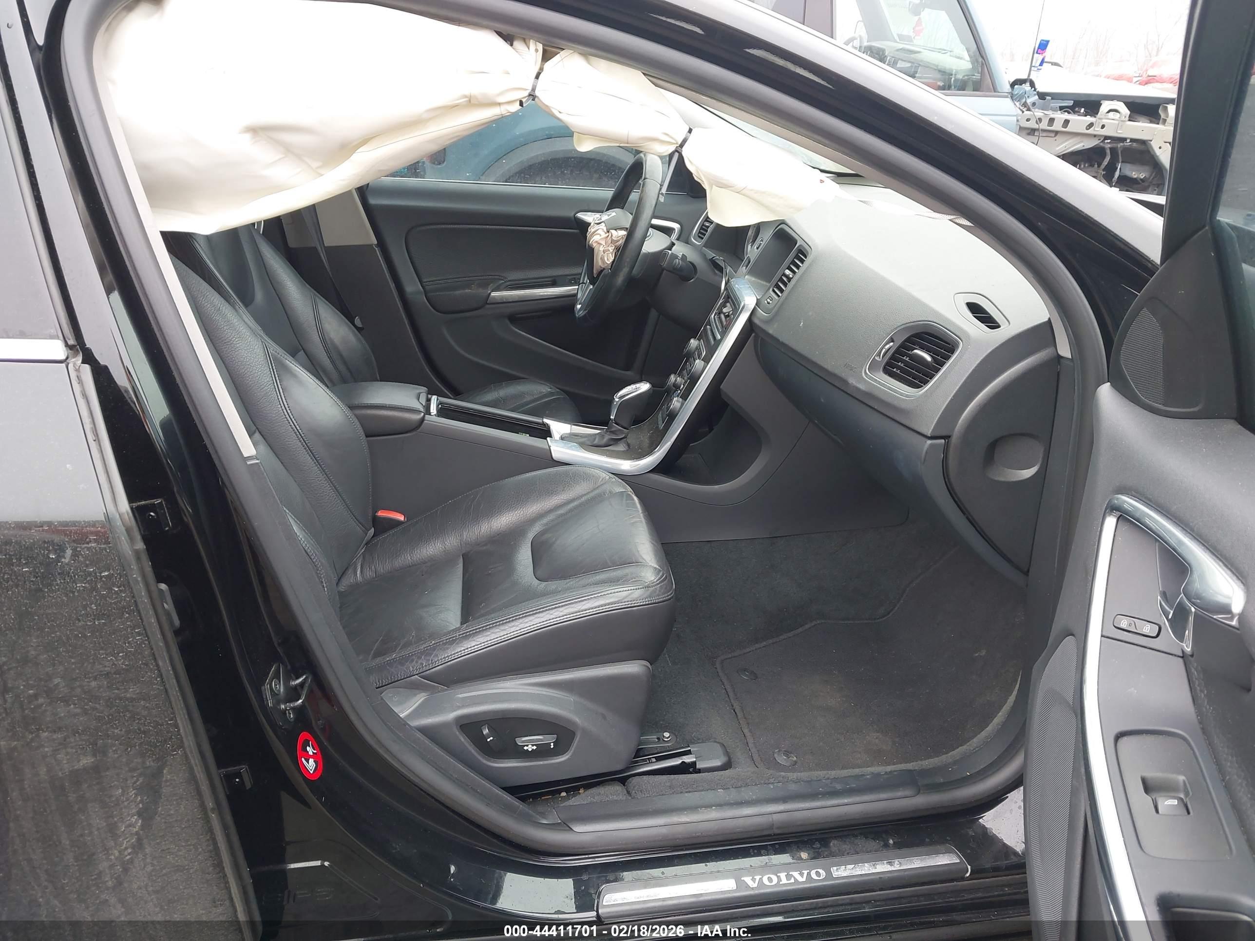 VOLVO S60 image 5
