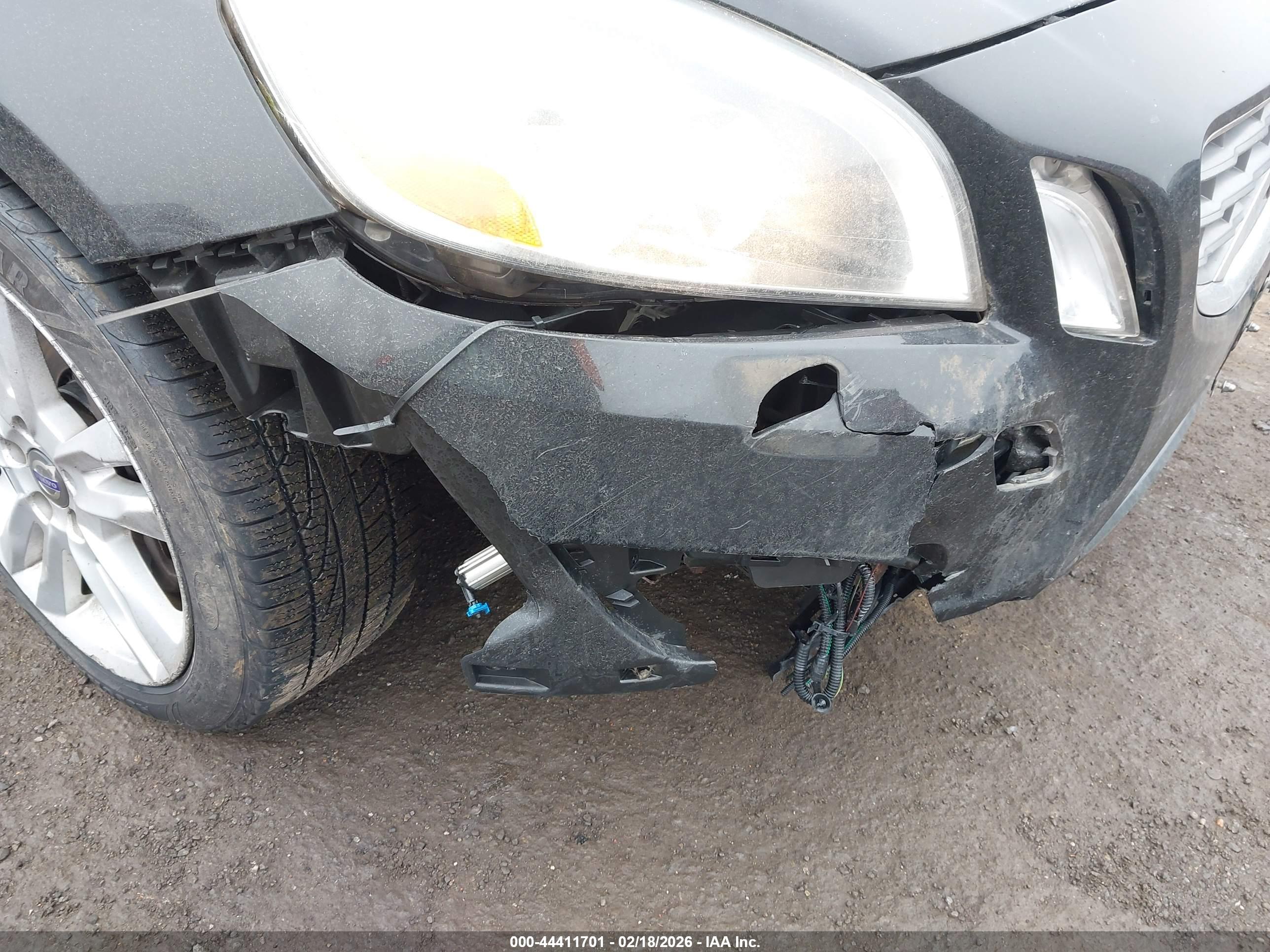VOLVO S60 image 6