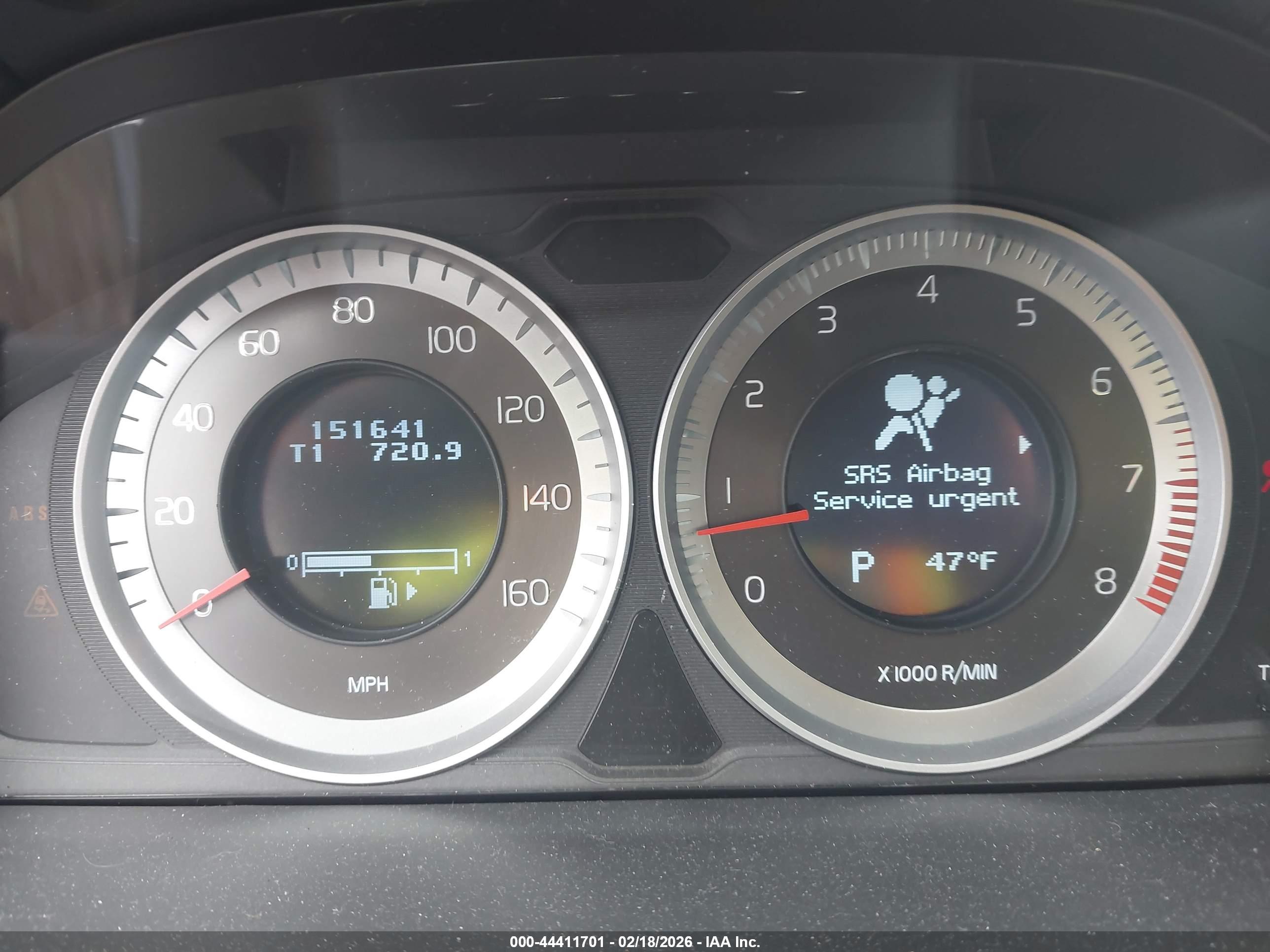 VOLVO S60 image 7