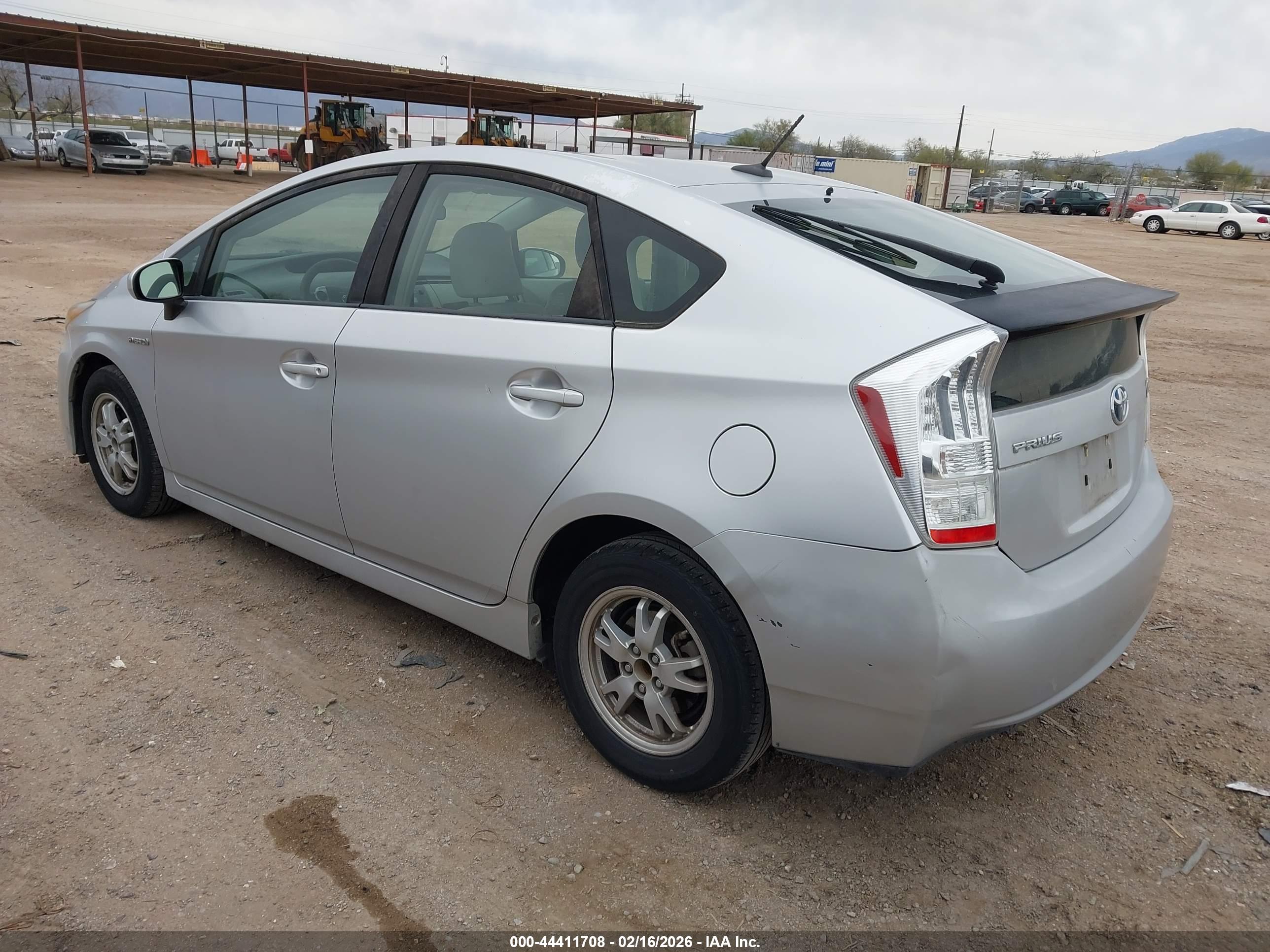 TOYOTA PRIUS image 3