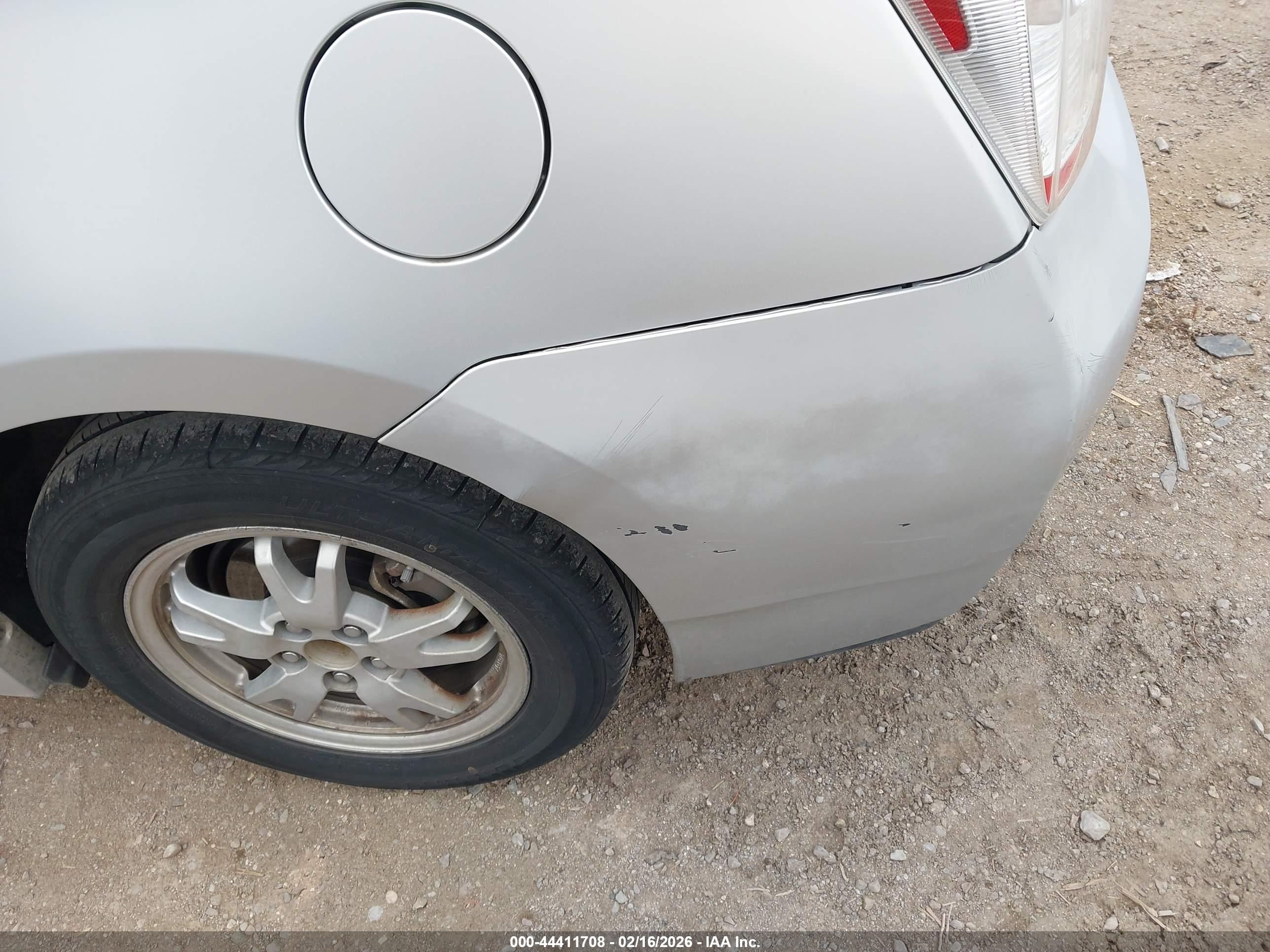 TOYOTA PRIUS image 6