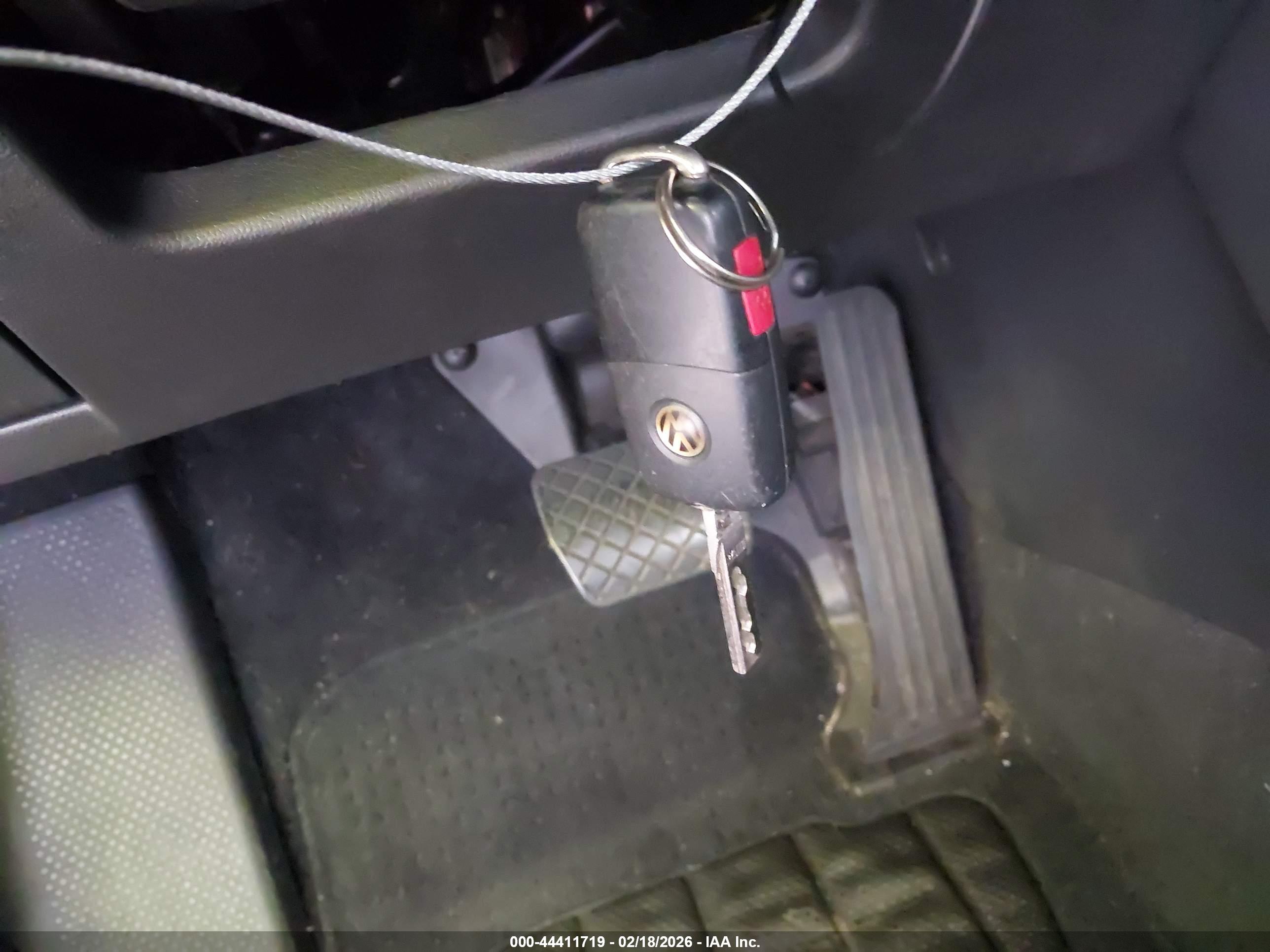 VOLKSWAGEN BEETLE image 11