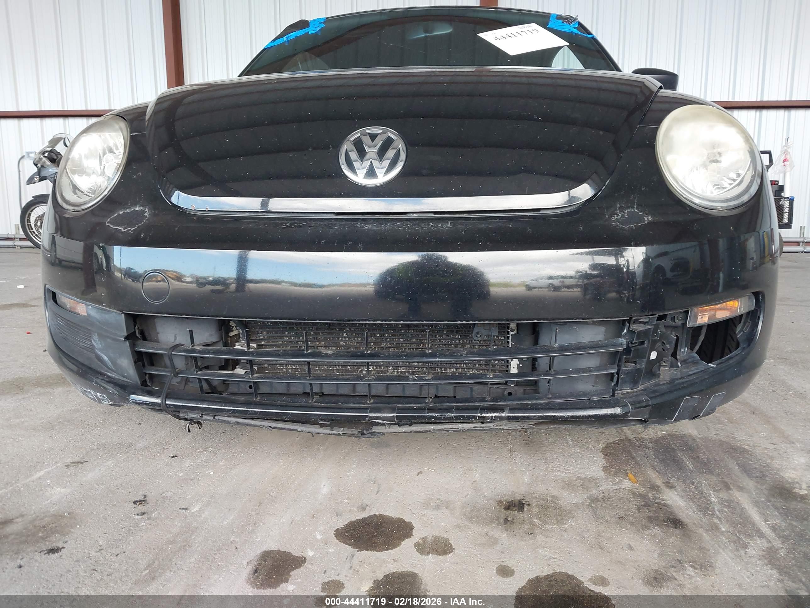 VOLKSWAGEN BEETLE image 6