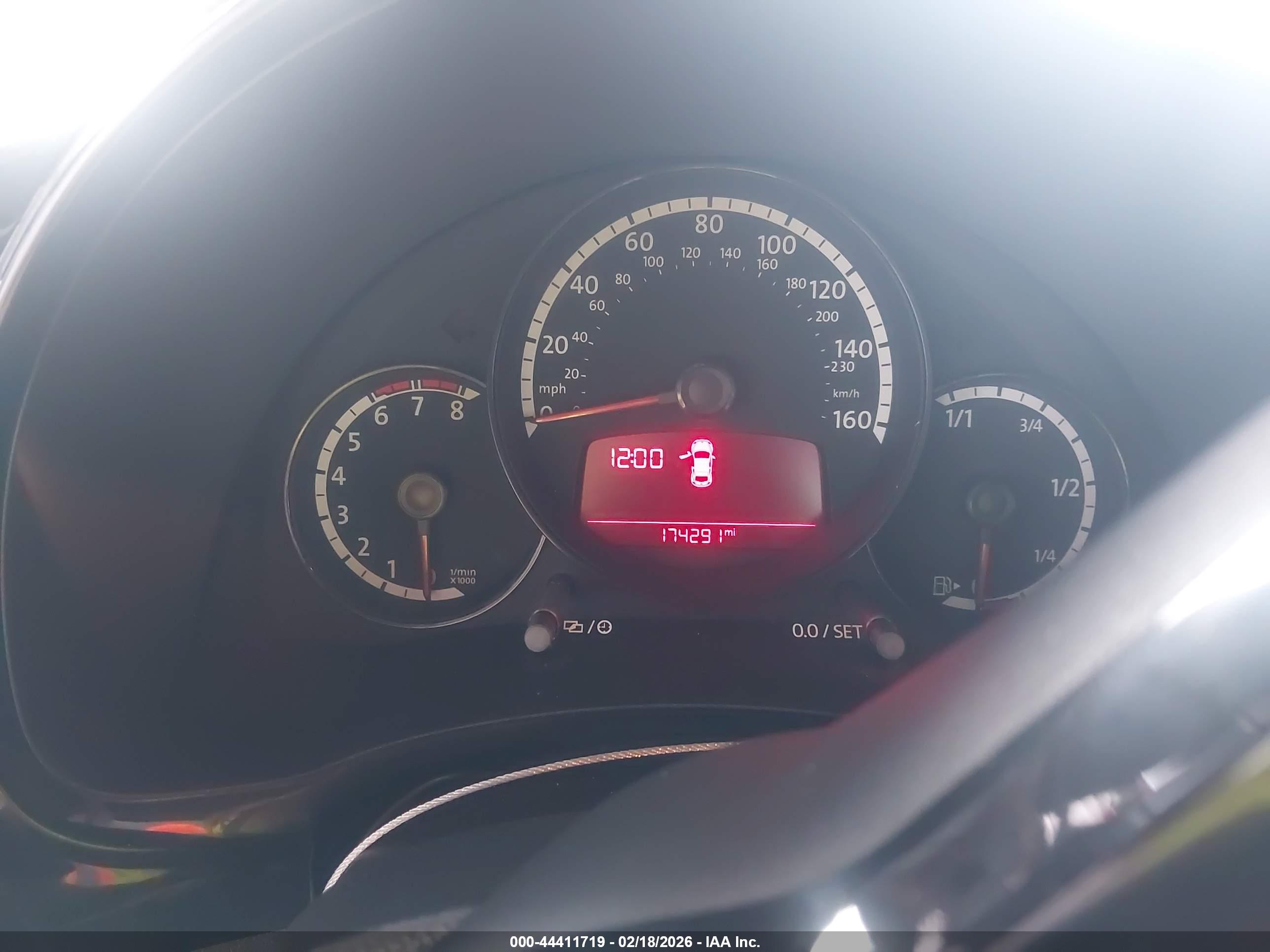 VOLKSWAGEN BEETLE image 7