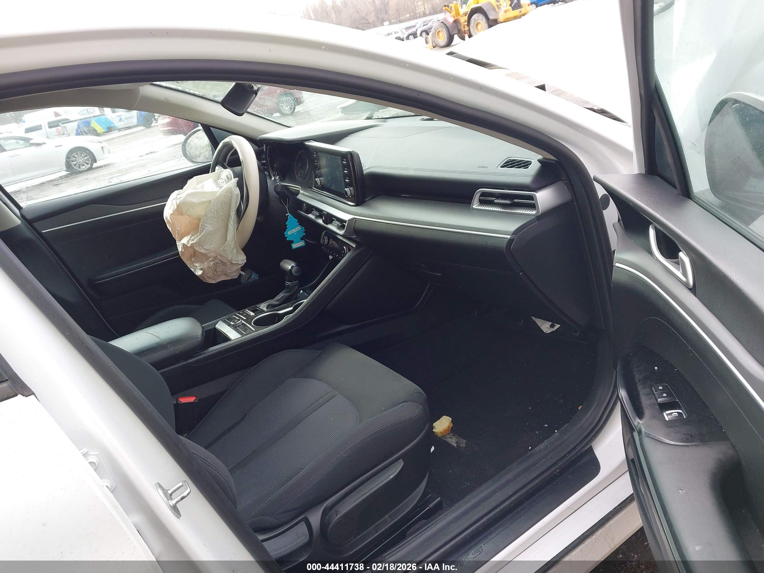 KIA K5 image 5