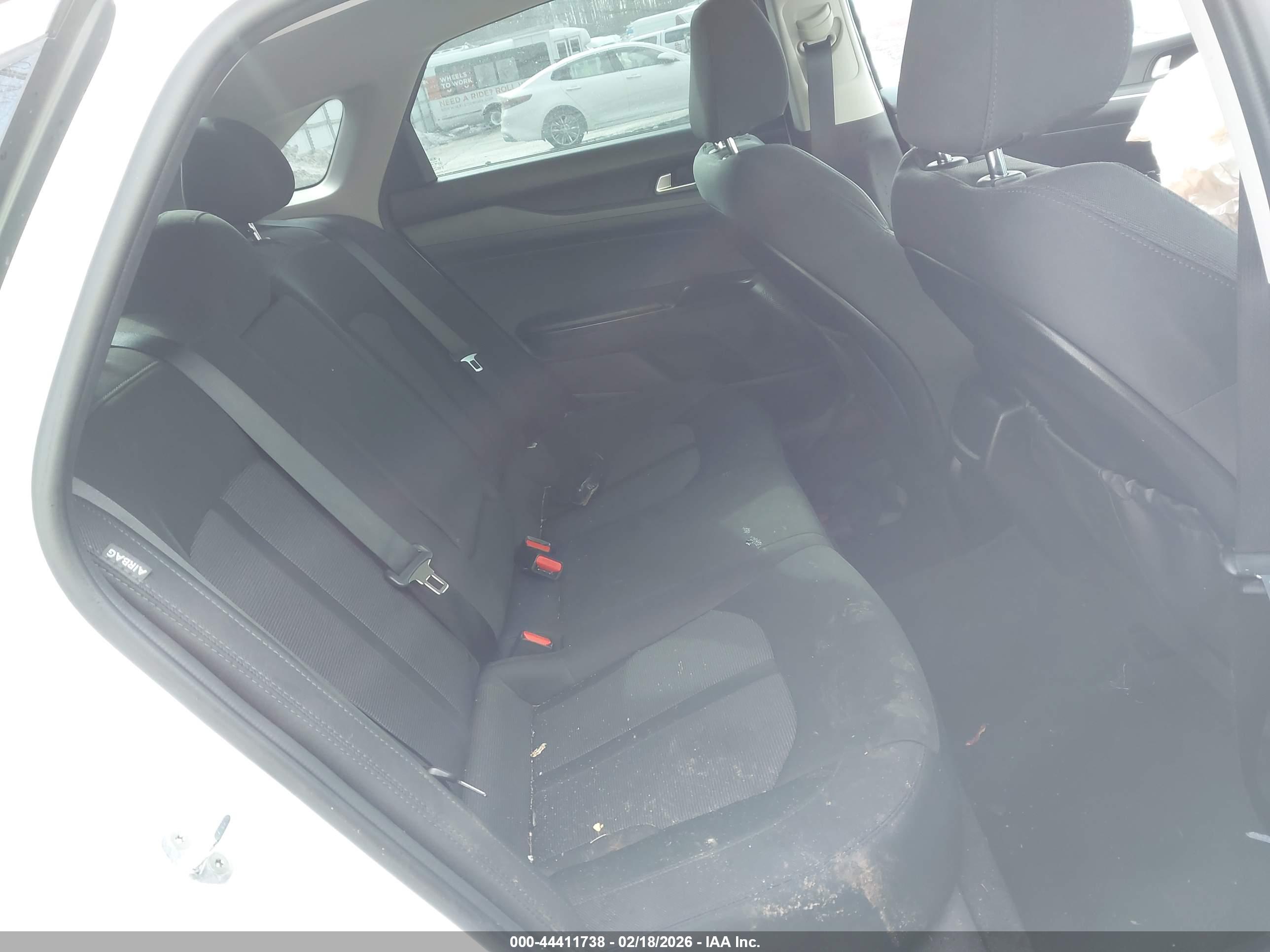KIA K5 image 8