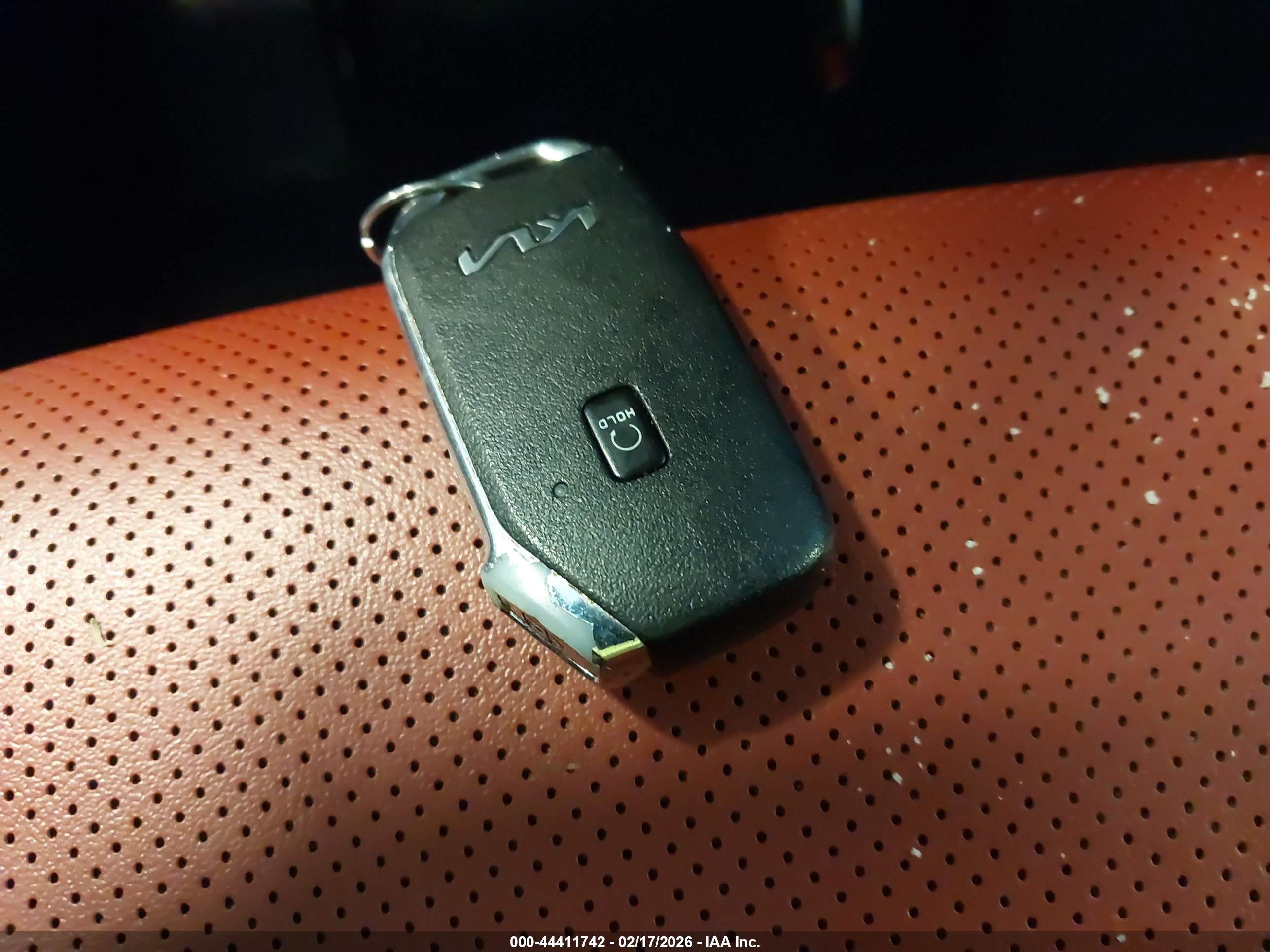 KIA K5 image 11