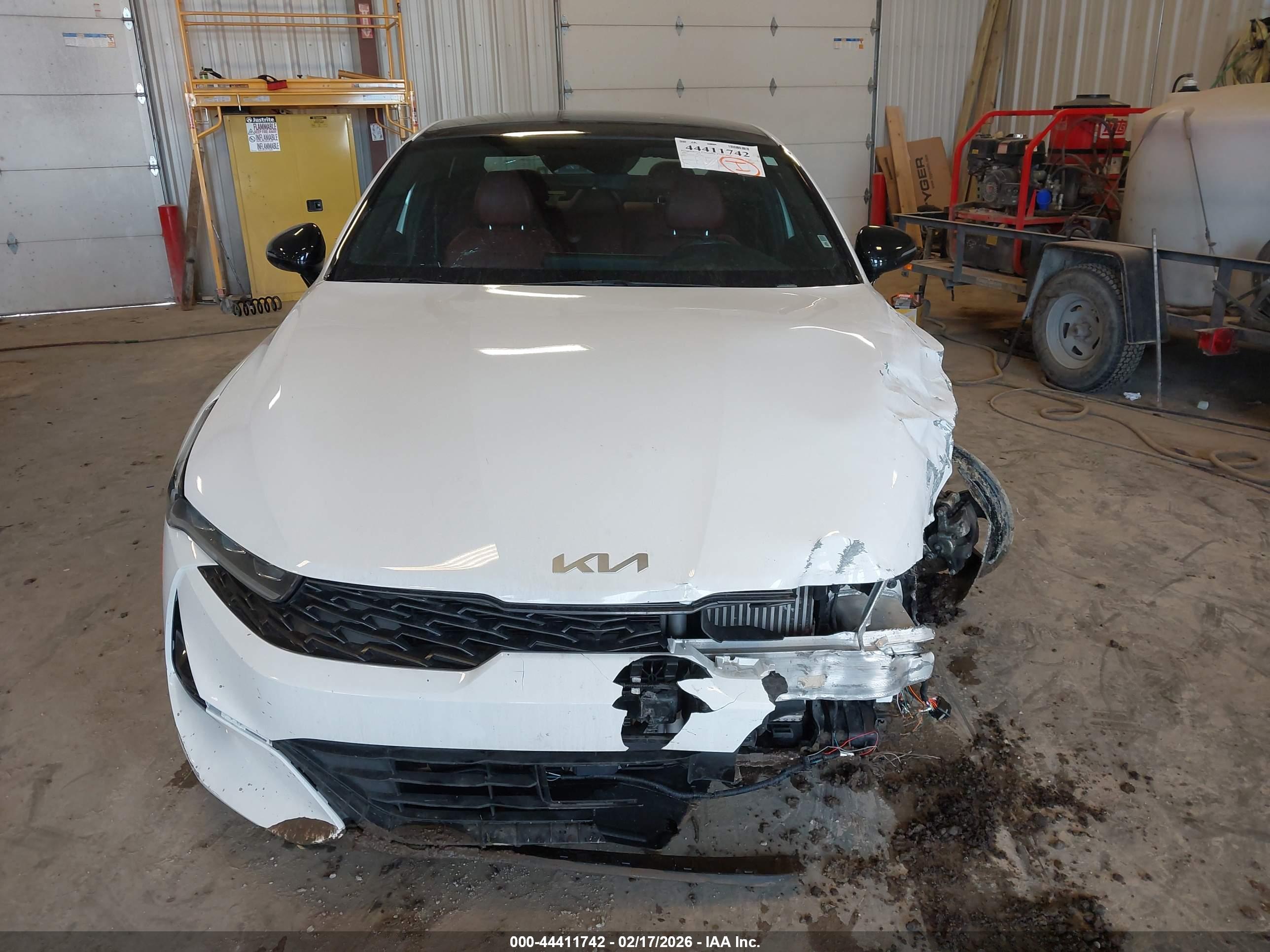 KIA K5 image 6